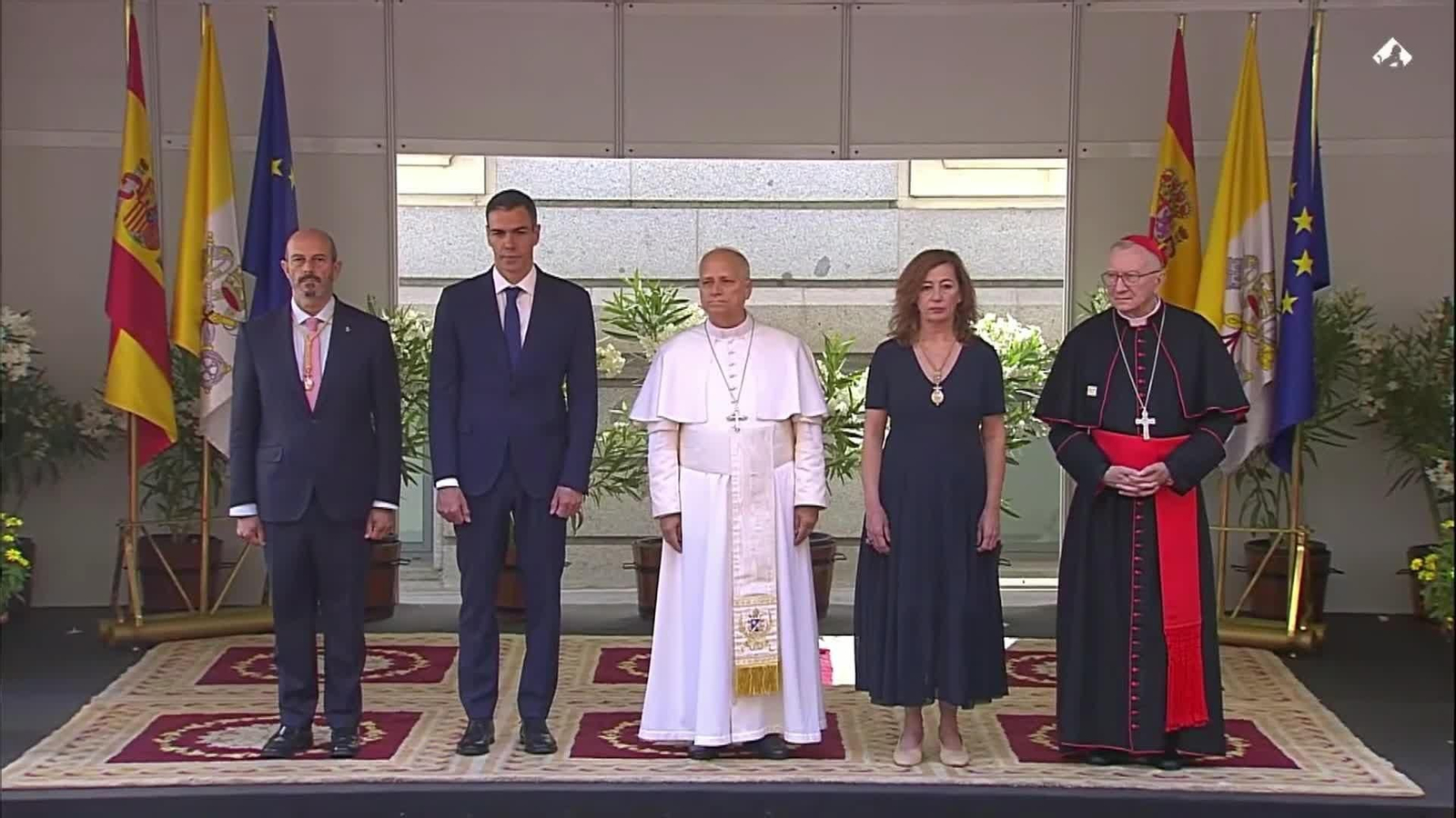 va papa llega al congreso