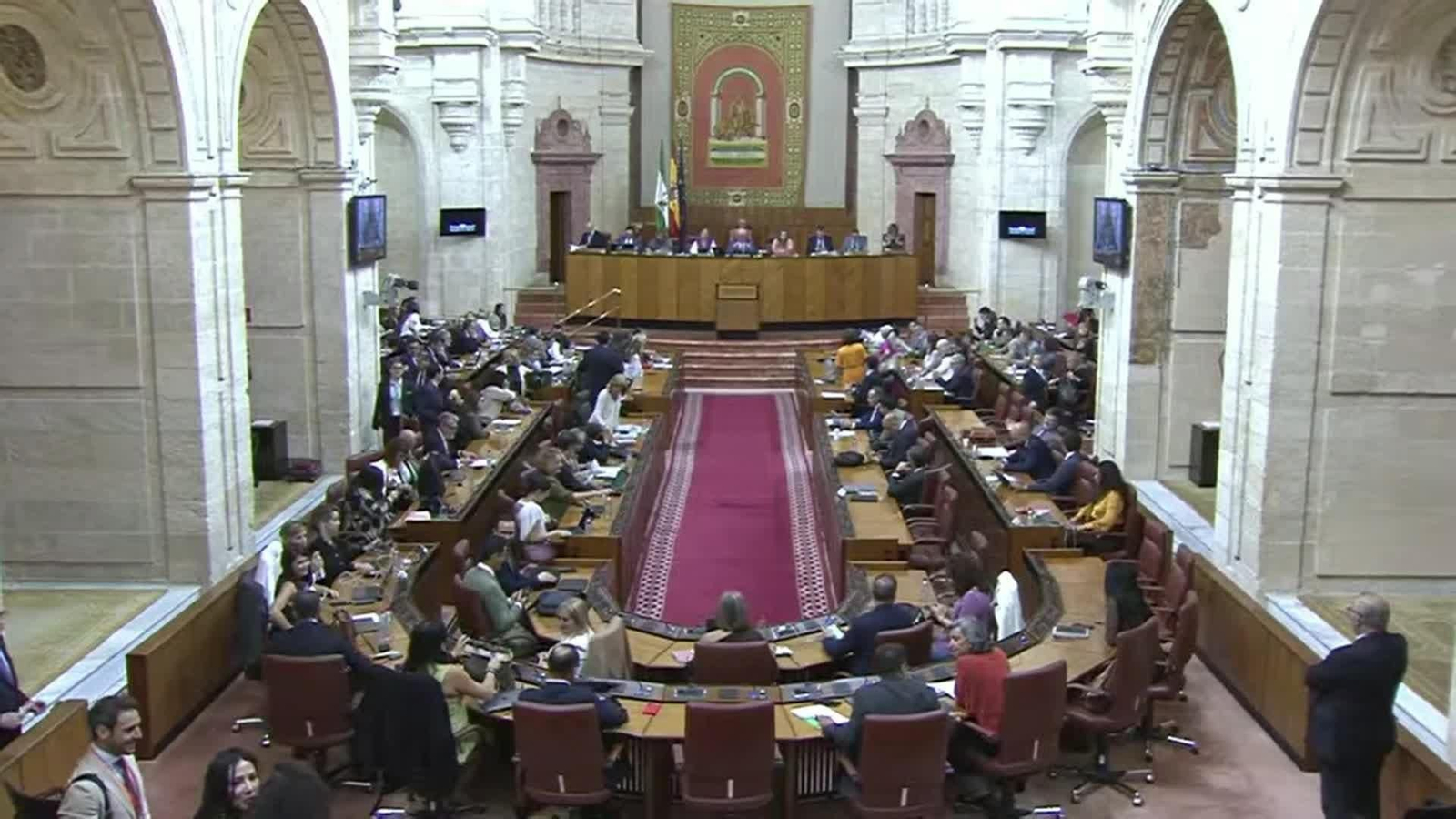 X068-SEVILLA PARLAMENTO ANDALUZ MINUTO SILENCIO SANDRA PEÑA