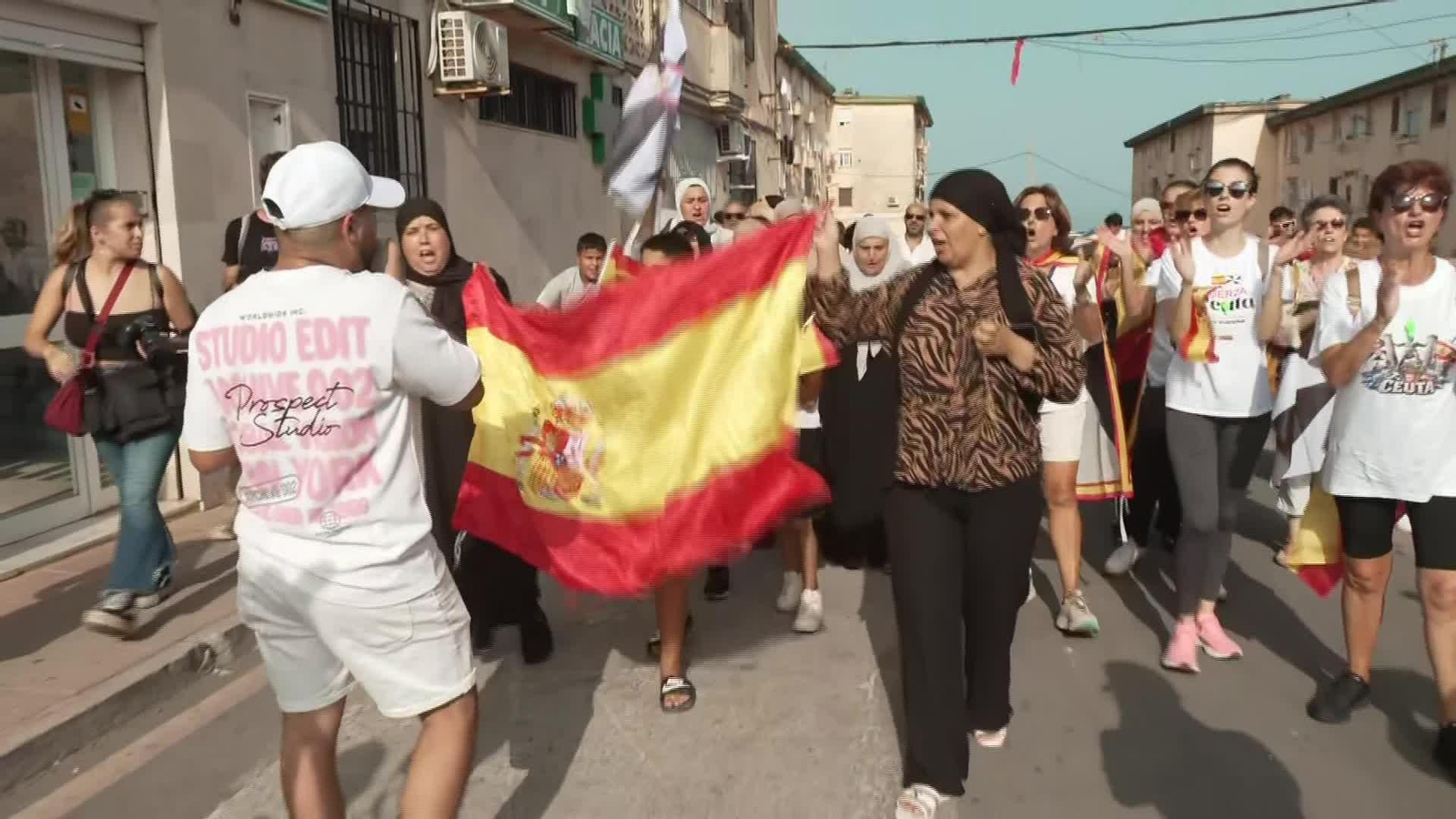 M008-EDI CEUTA MANIFESTACIÓN ANOCHE