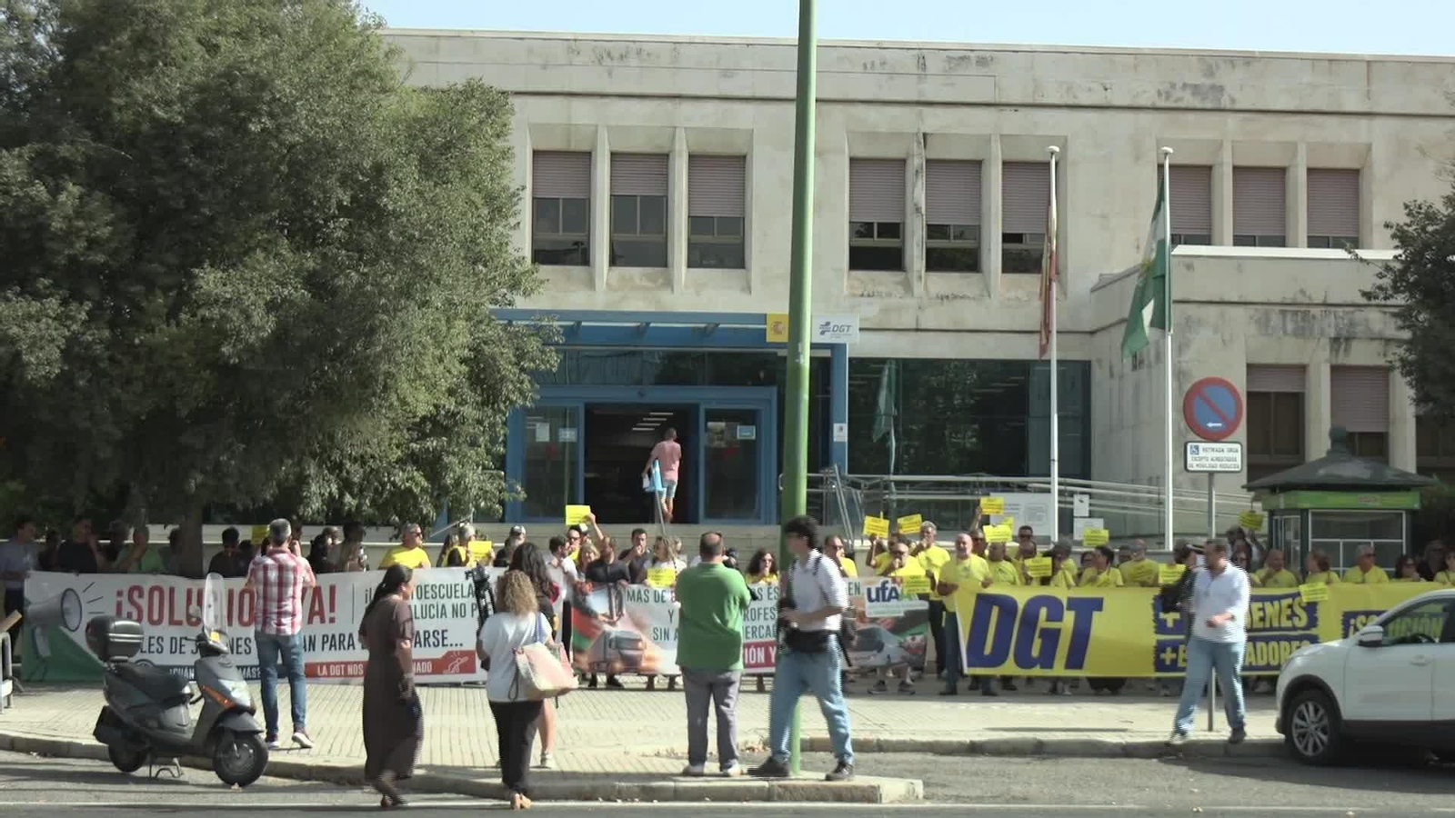 V039-SEVILLA PROTESTA AUTOESCUELAS