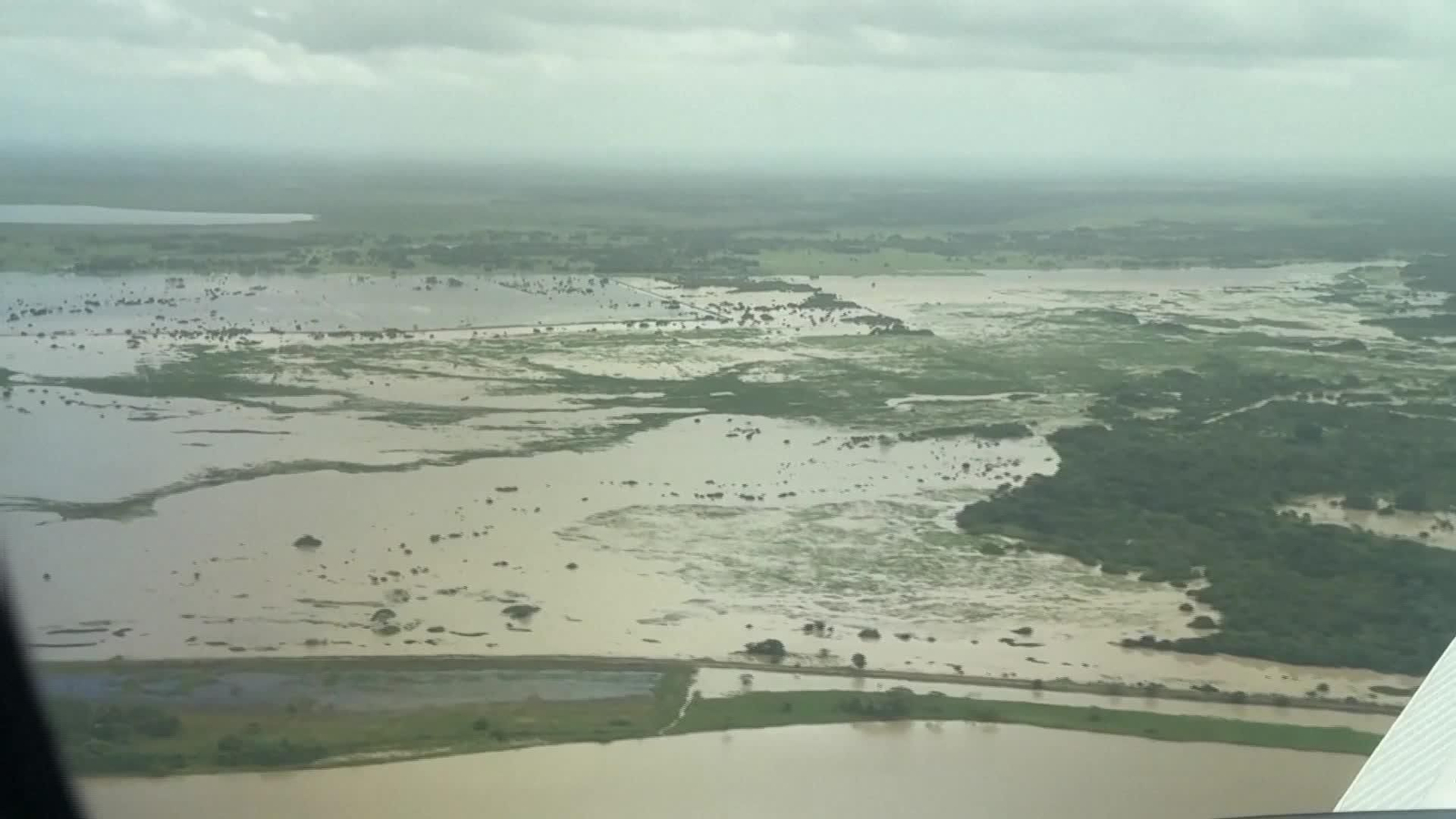 D006-COLOMBIA INUNDACIONES AFECTAN A MILES DE PERSONAS