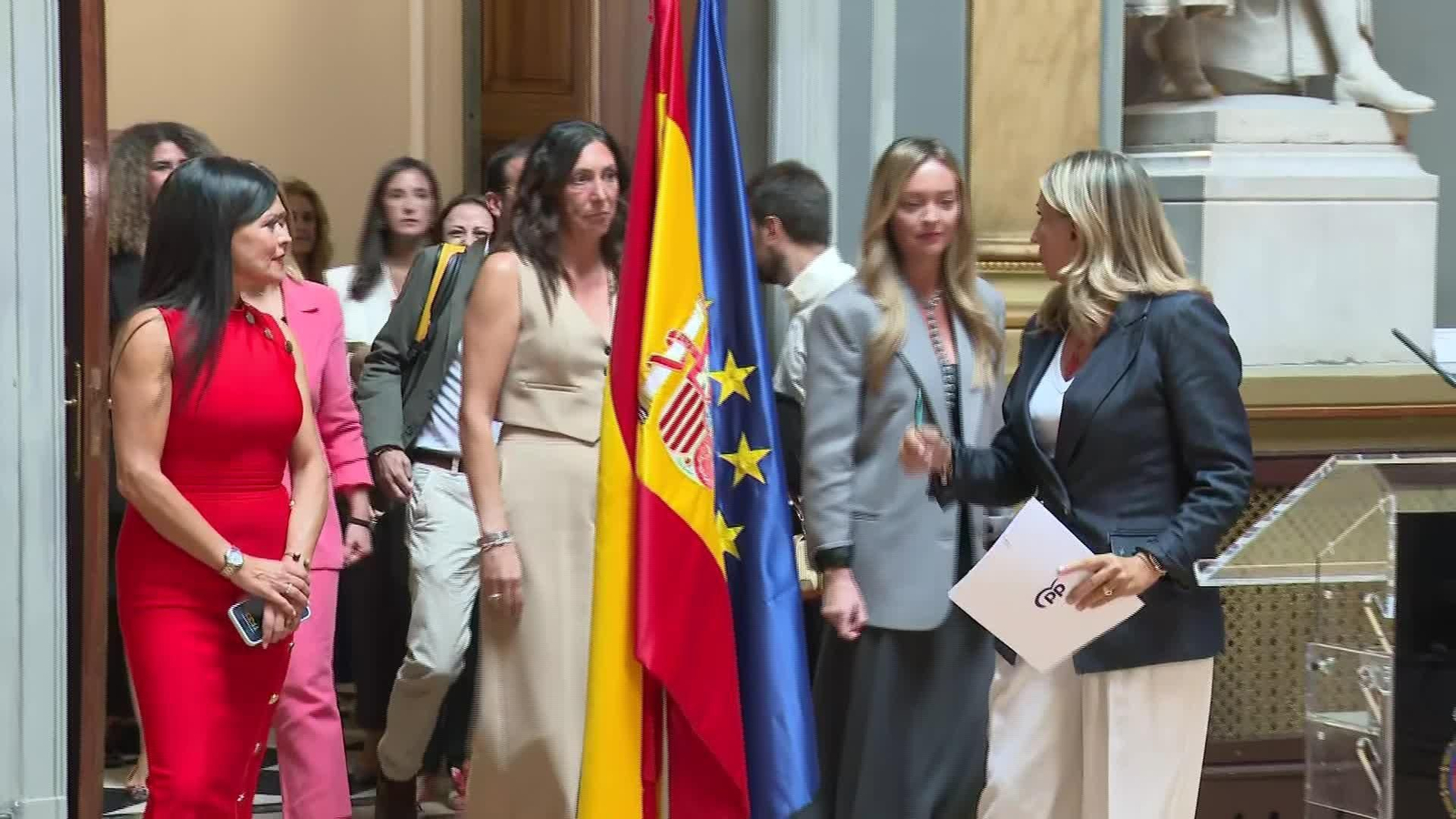M044-EDI MADRID PULSERAS POLITICAS