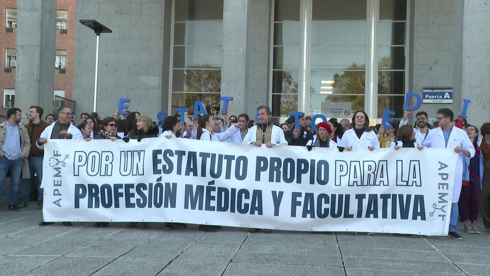 V021-MADRID CONCENTRACION MEDICOS HOSPITAL CLINICO