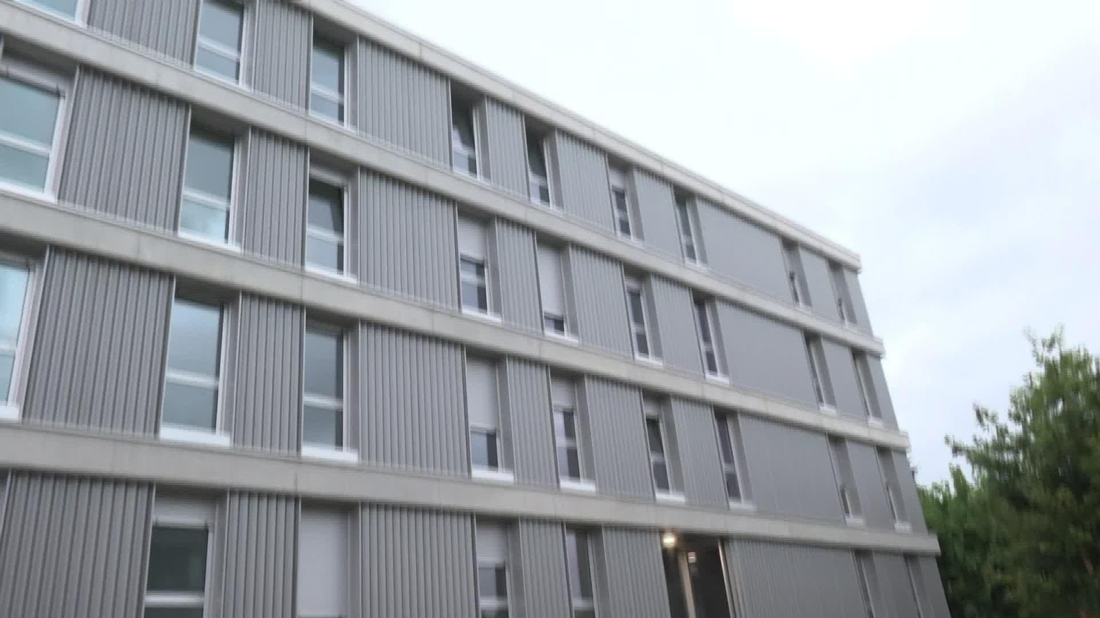 M094-SANTIAGO ENTREGA VIVIENDA PUBLICA ALQUILER