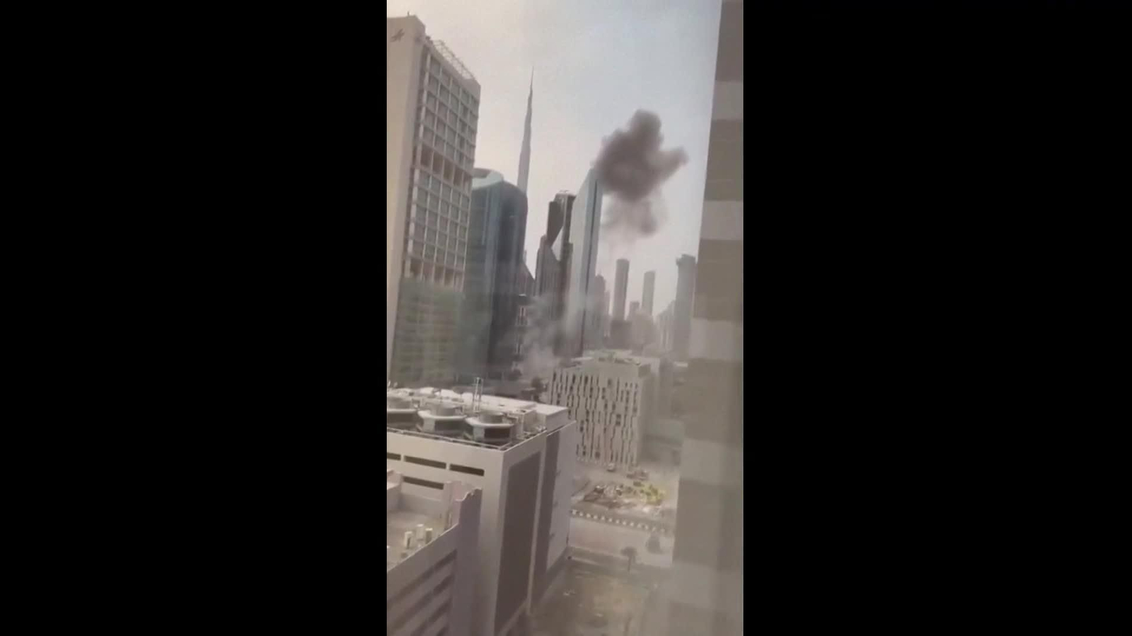 V006-EMIRATOS ARABES EXPLOSION CENTRO FINANCIERO