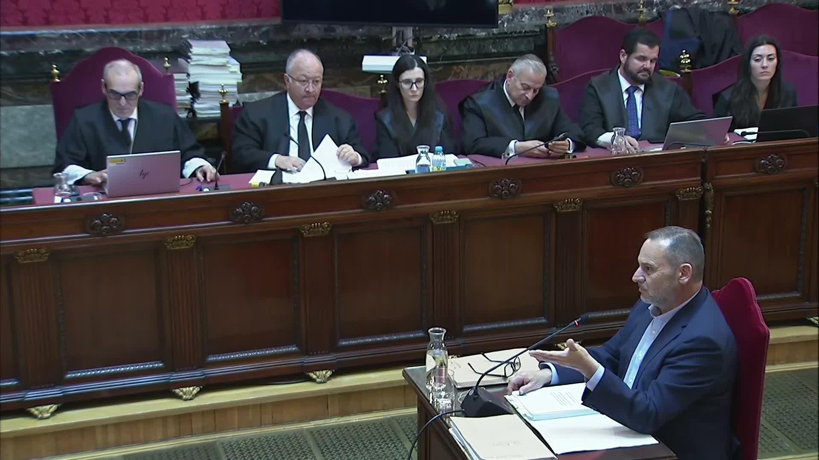 M002-EDI MADRID ABALOS SOBRE DINERO MORDIDAS