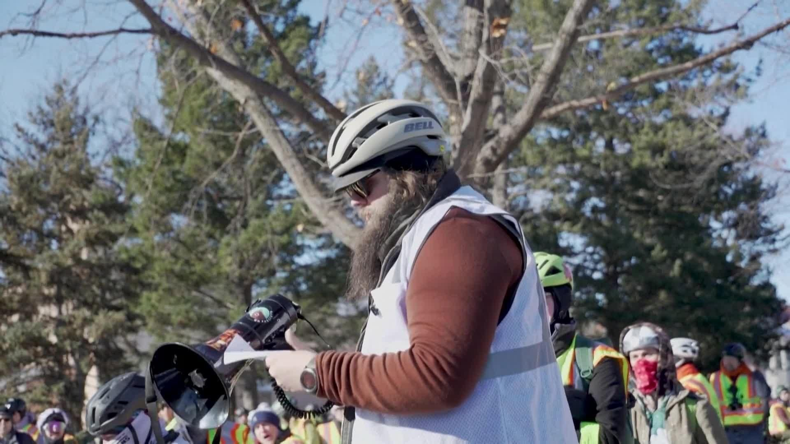 va marcha ciclista en memoria de alex pretti