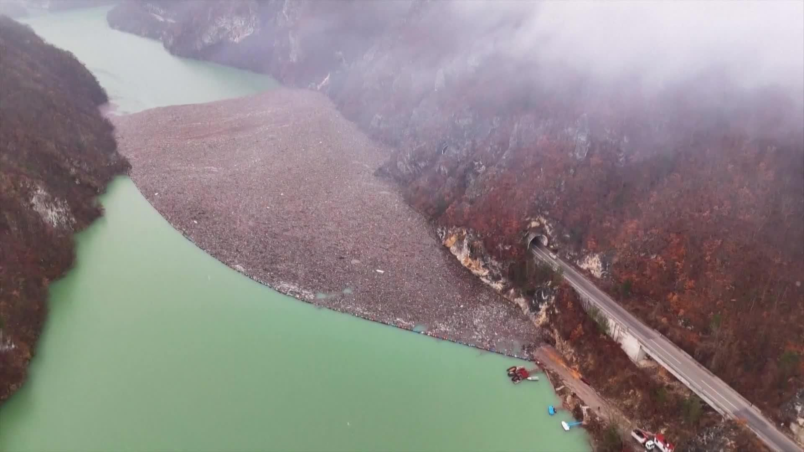 web mancha basura gigante rio bosnia