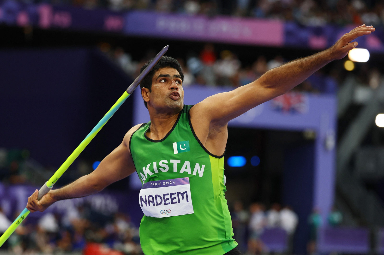 La historia detrás de Arshad Nadeem, el jabalinista pakistaní que consiguió el oro y que ya es un héroe en su país