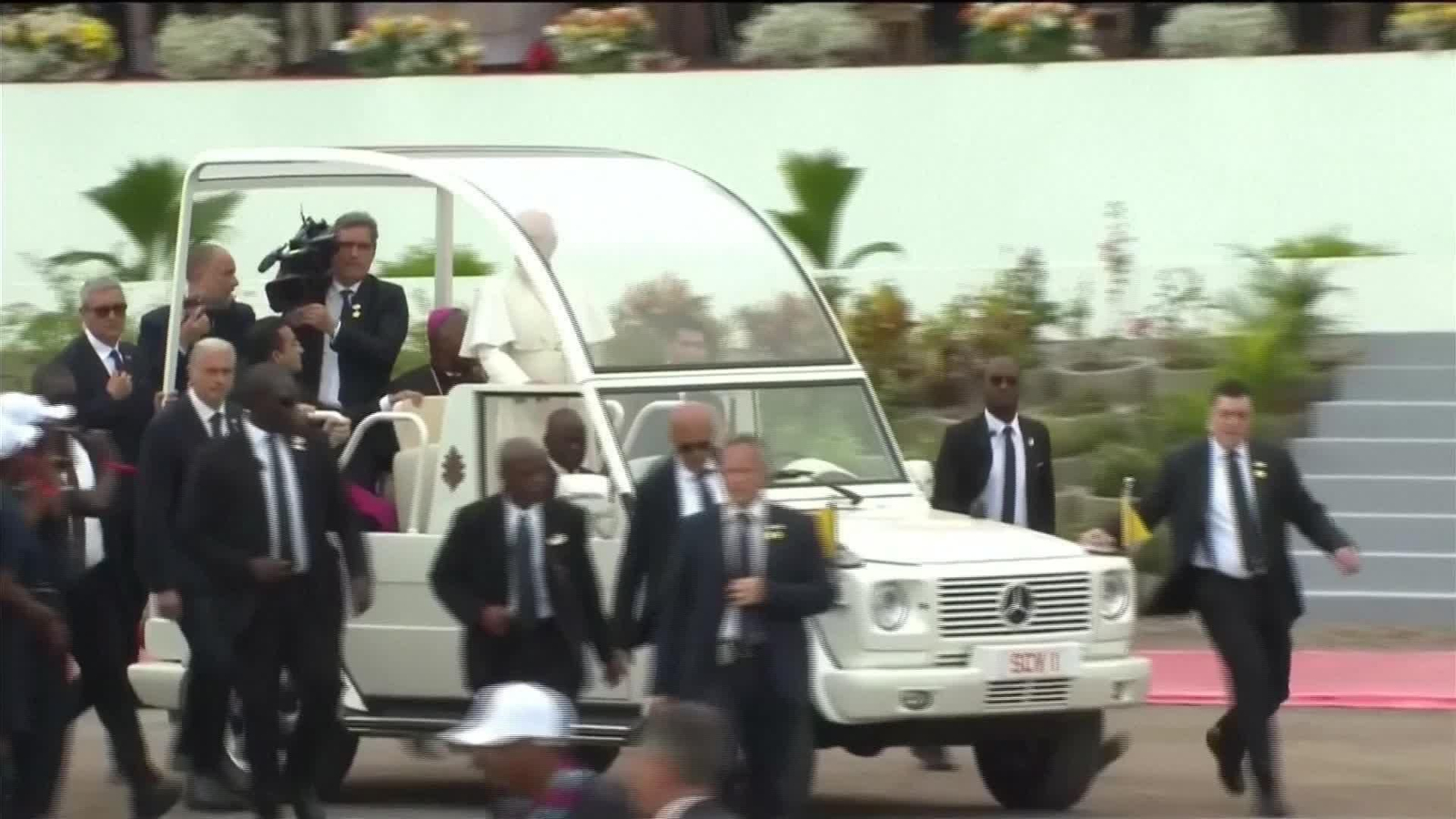 D008-ANGOLA MISA MULTITUDINARIA PAPA