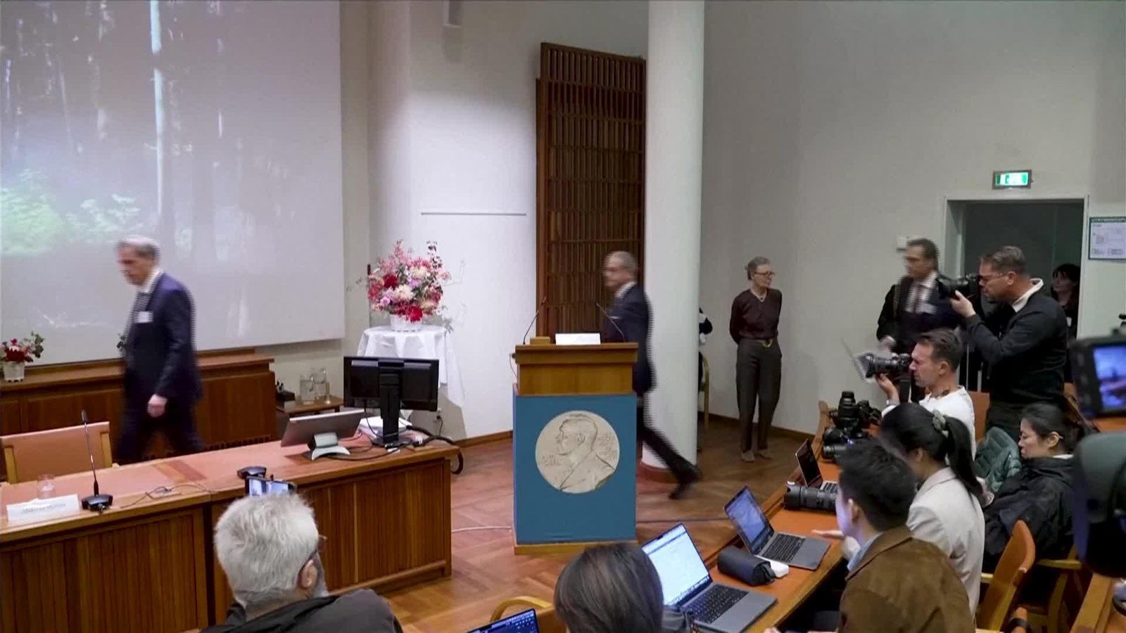 L073-SUECIA PREMIO NOBEL MEDICINA