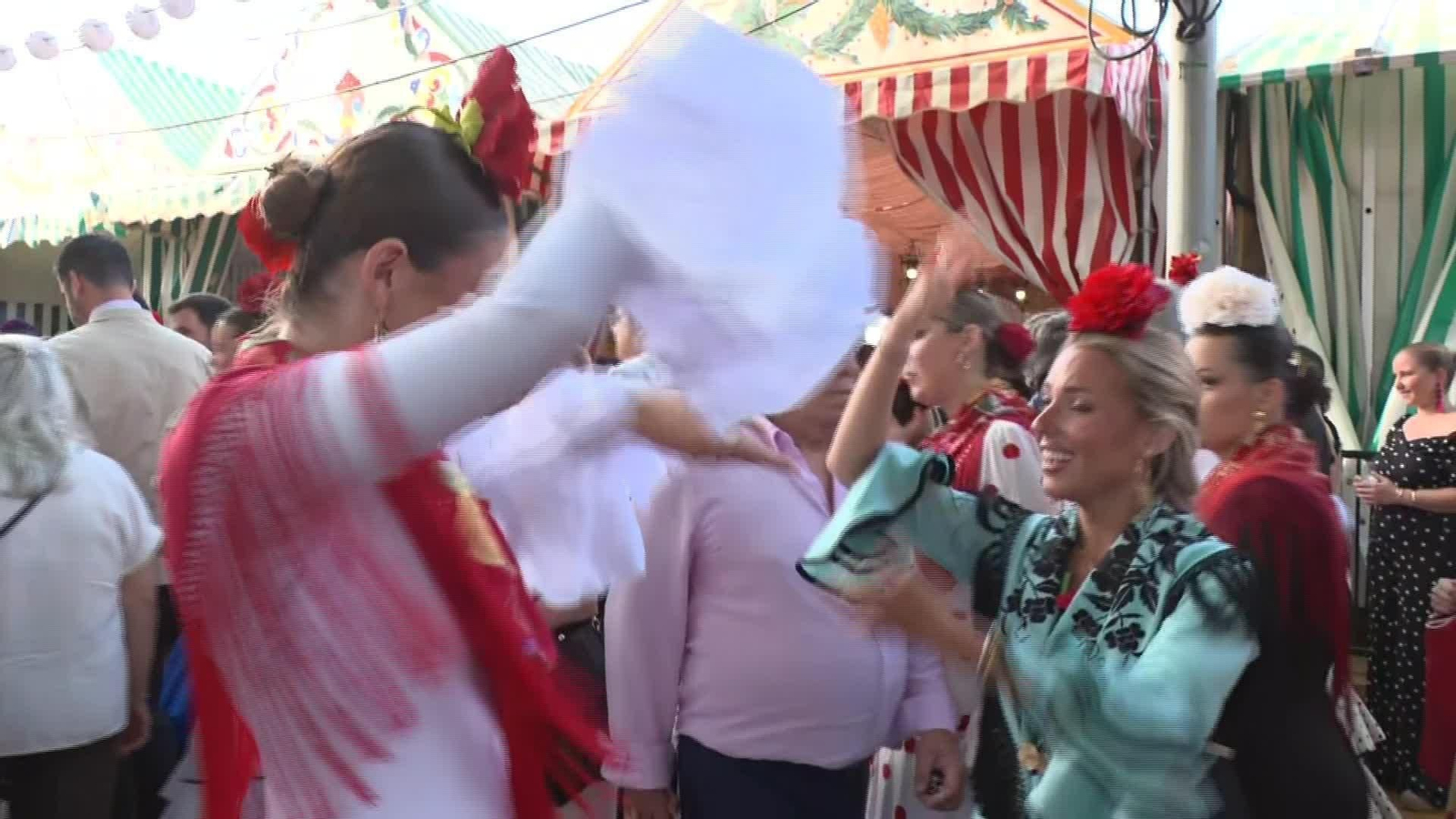 X092-SEVILLA AMBIENTE FERIA TARDE