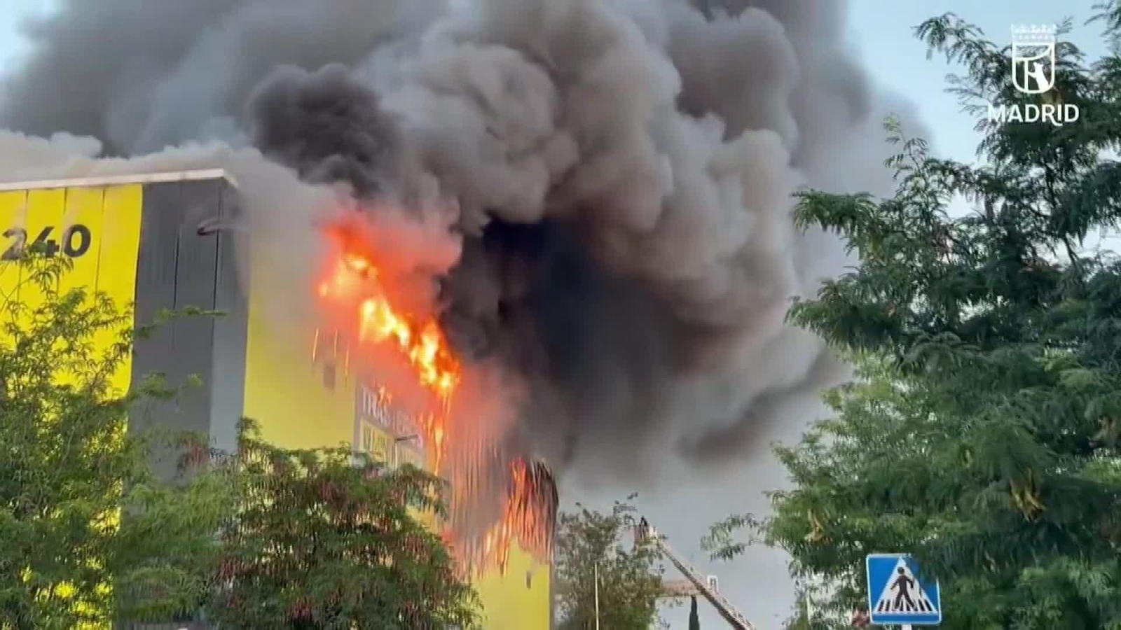 J018-IMAGENES EMERGENCIAS INCENDIO TRASTEROS VILLAVERDE