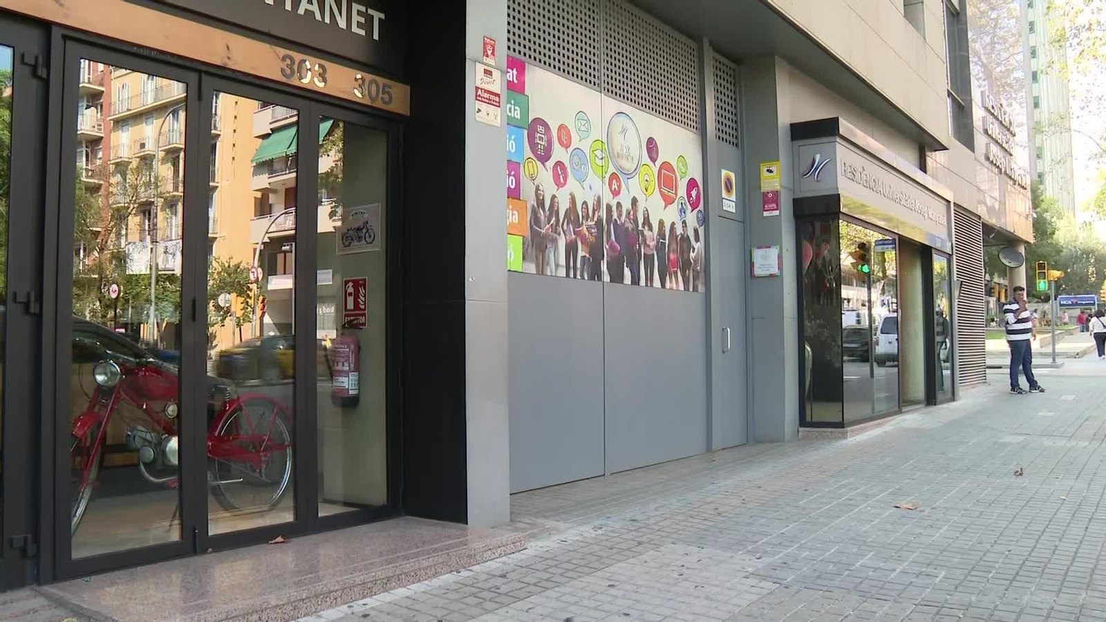 J025-BARCELONA ESCUELA DEMANDA PADRES ALUMNOS SUICIDADOS 2FIN
