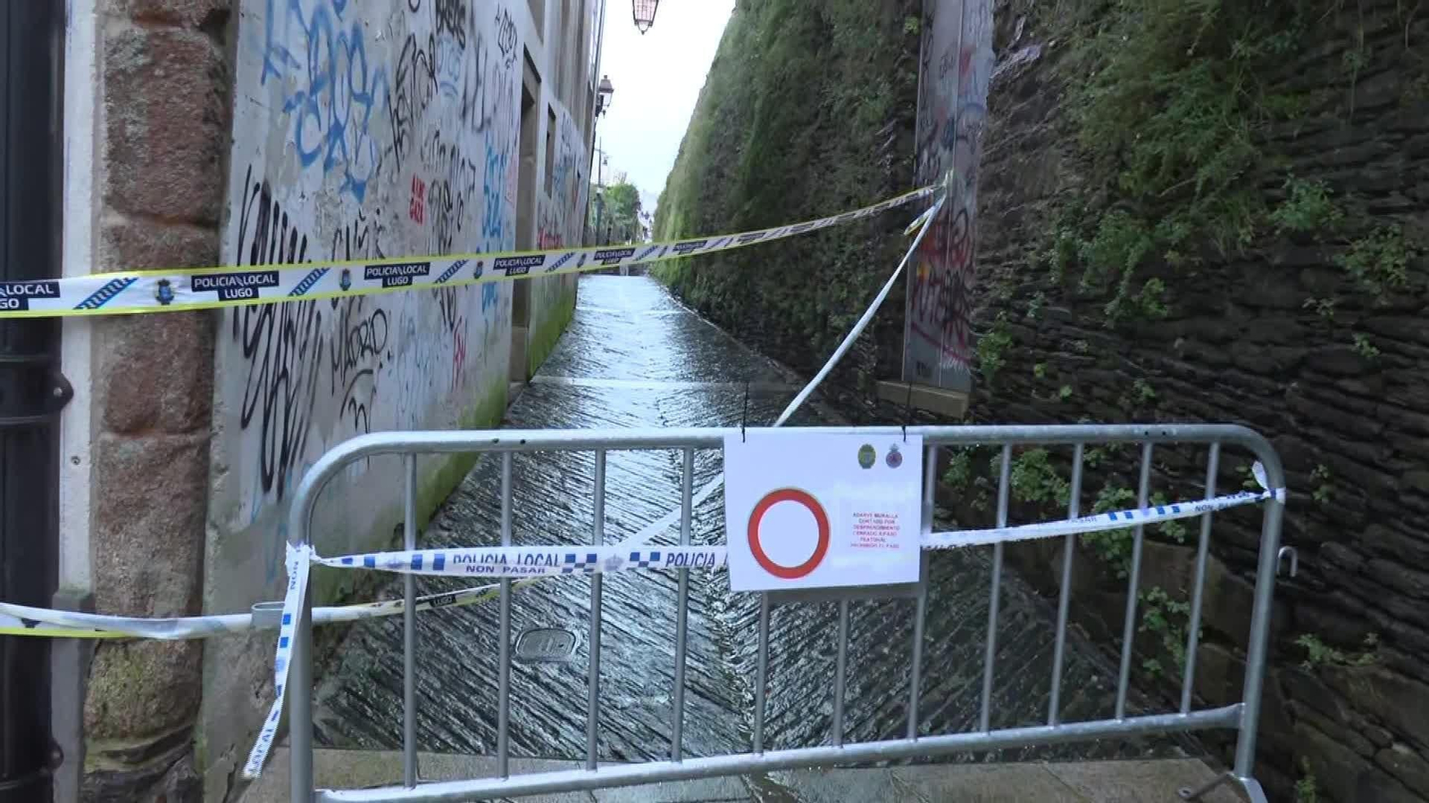 L028-LUGO TRABAJOS PARTE MURALLA CAIDA