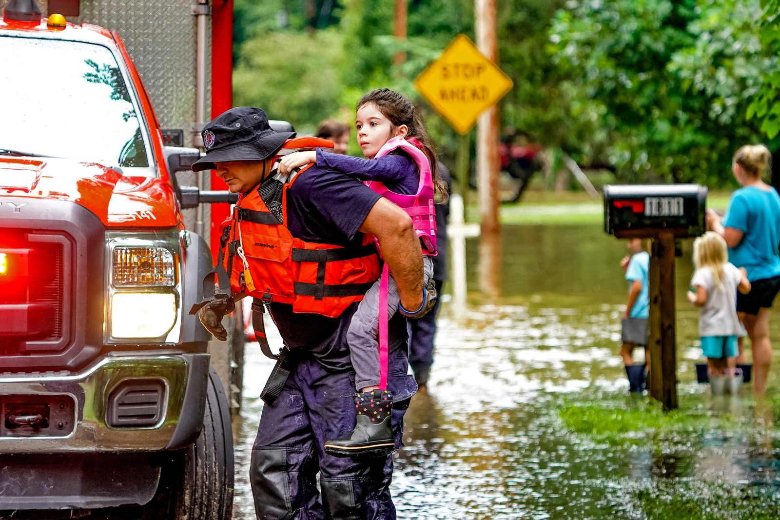 Las inundaciones causan al menos seis muertos en Indiana, entre ellos un niño de cuatro años