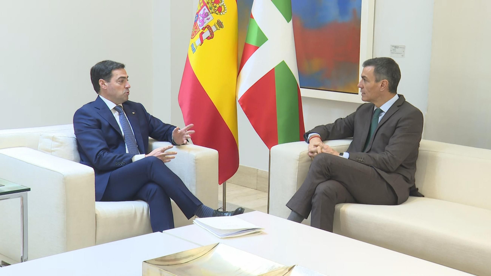 M080 MONCLOA MUDO SANCHEZ CON LEHENDAKARI frame 1367