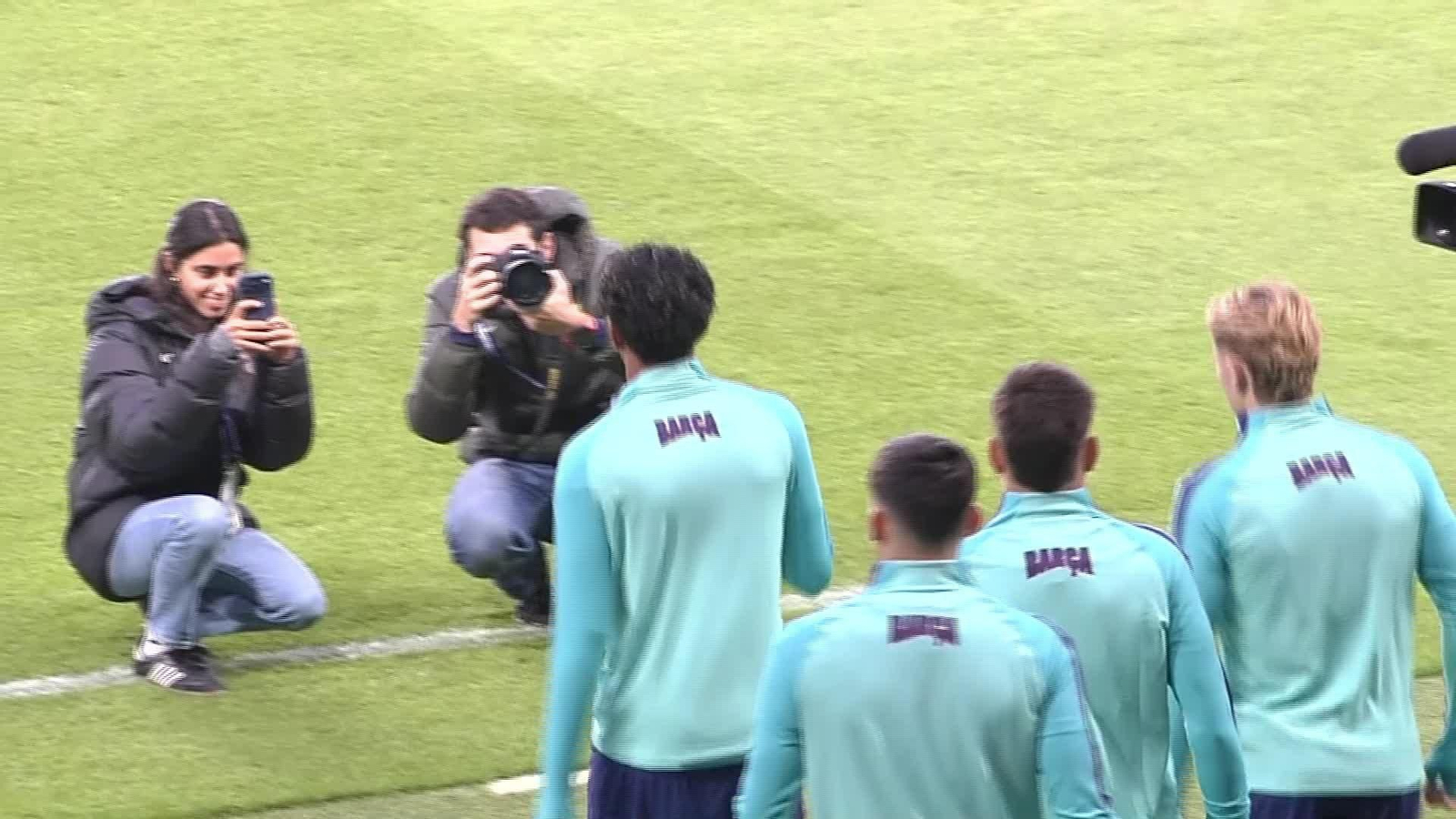 L053-PARIS ENTRENAMIENTO BARSA