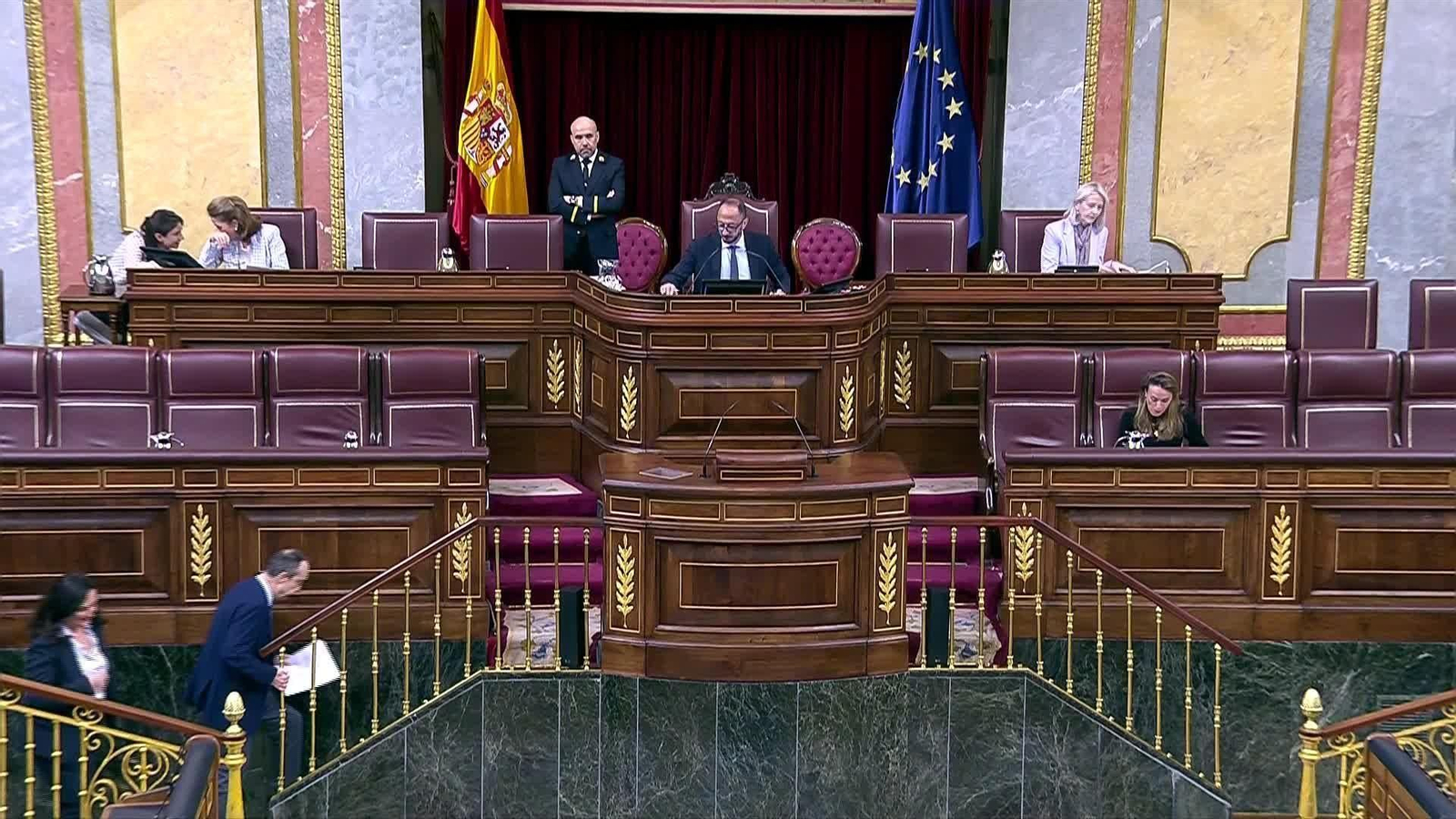 M091-CONGRESO EXPULSADO DIPUTADO DE VOX