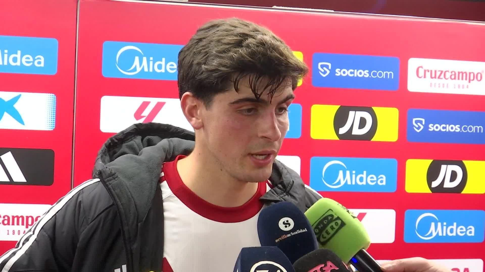 L012-SEVILLA ZONA MIXTA SEVILLA VS RAYO