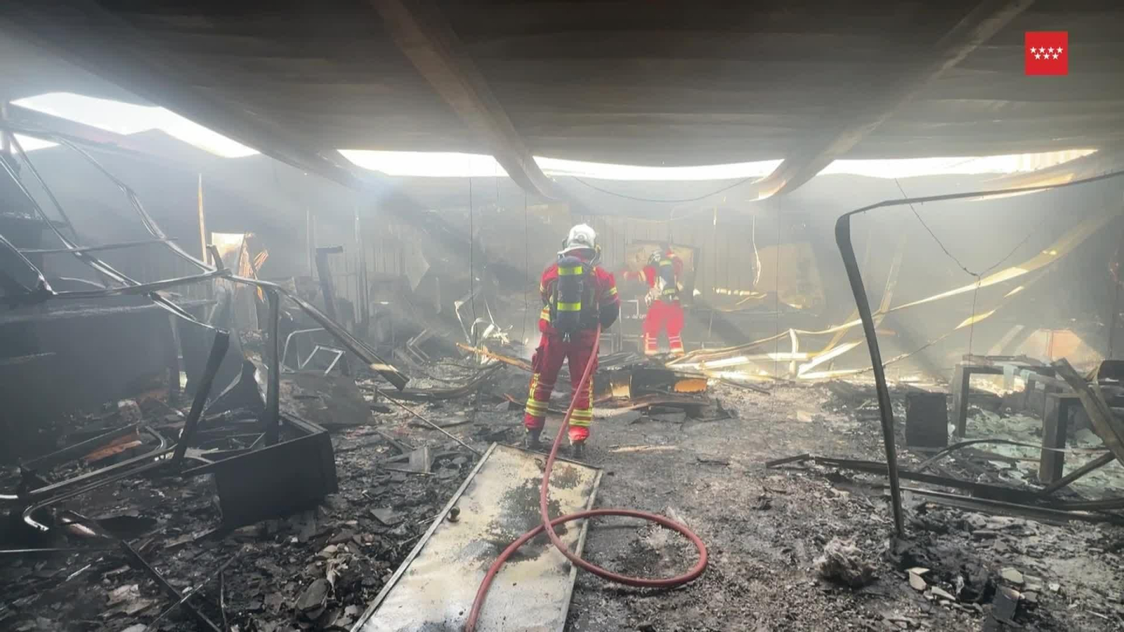 D027-MADRID COLLADO VILLALBA INCENDIO NAVE INDUSTRIAL