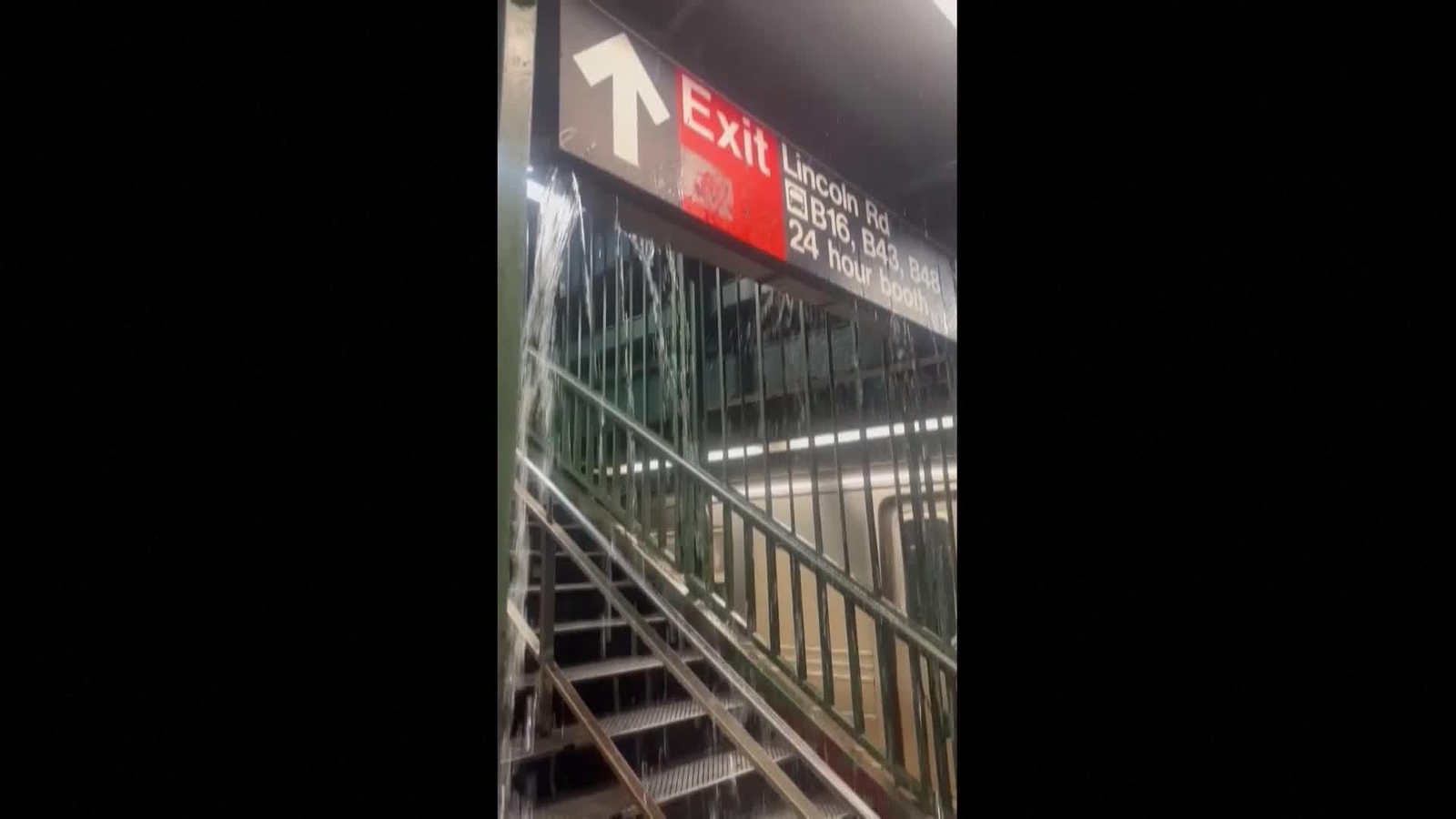 va lala llega a ny metro inundado