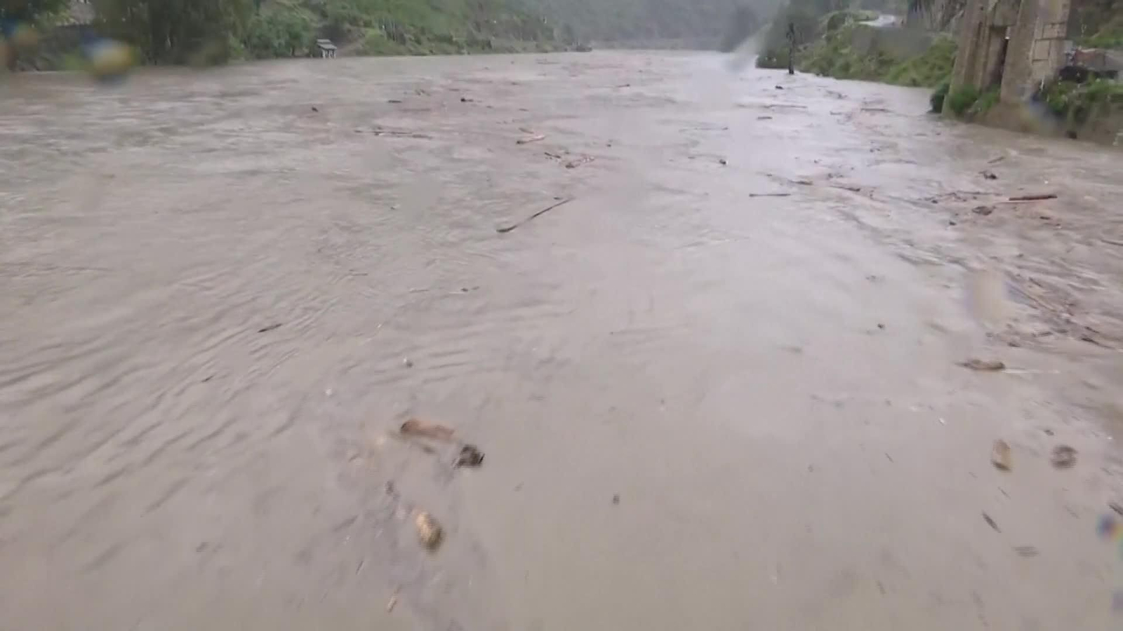M056-INDIA LLUVIAS TORRENCIALES CACHEMIRA