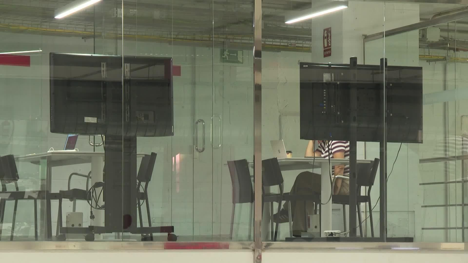 web sin amigos en el trabajo