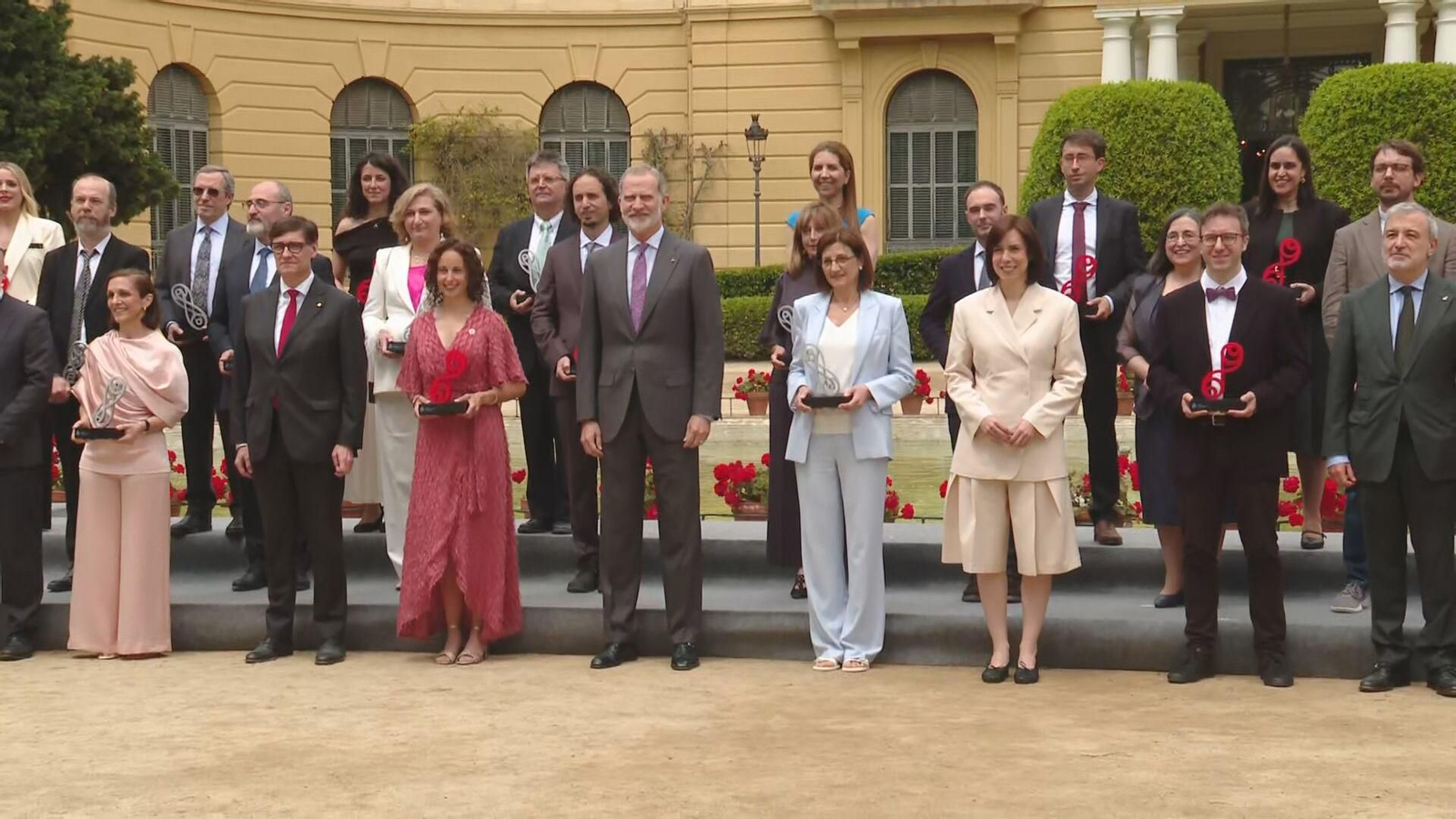 L030 BARCELONA REY EN PREMIOS INVESTIGACION frame 4328