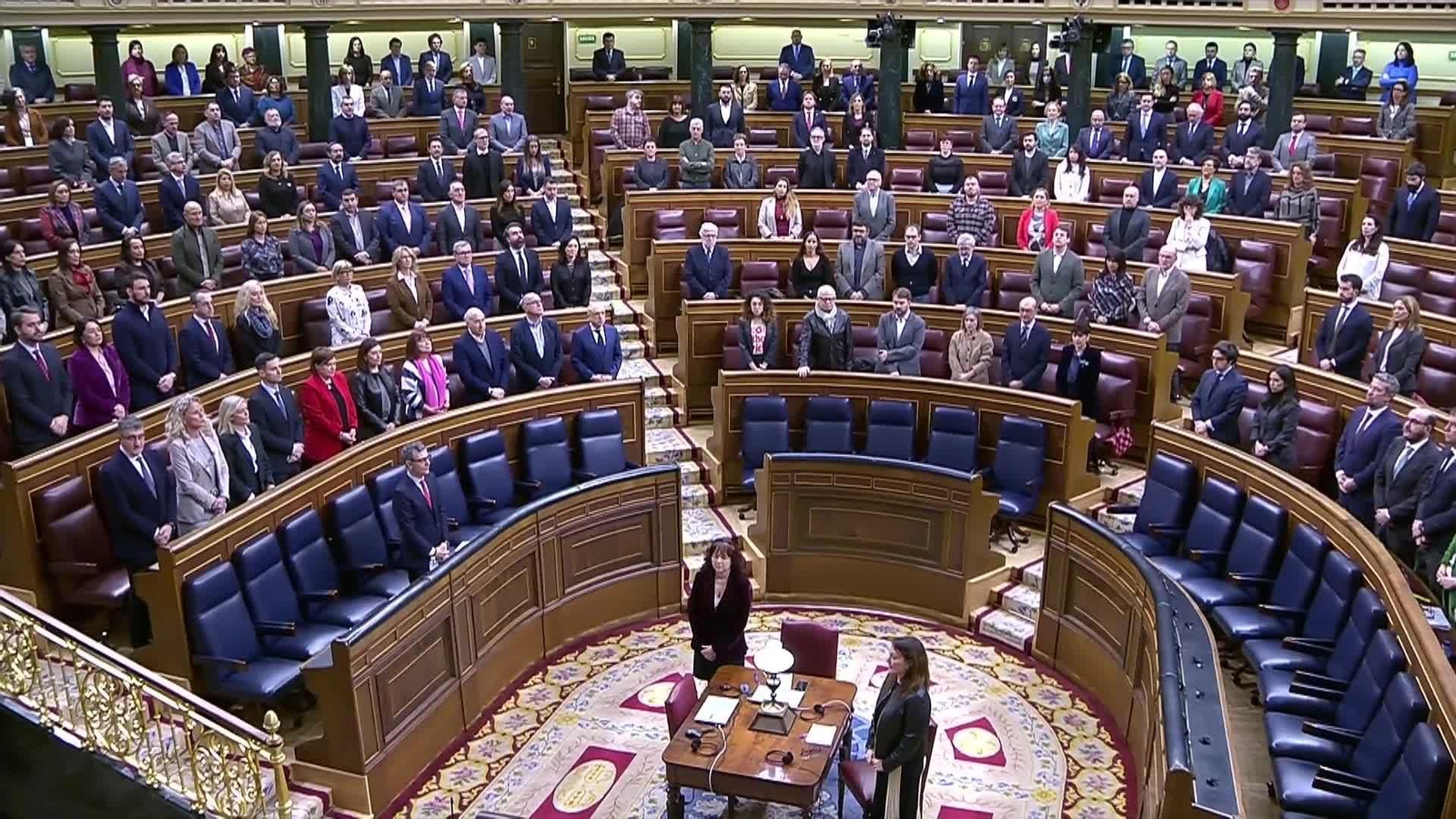 va minuto silencio en el congreso por victimas tren