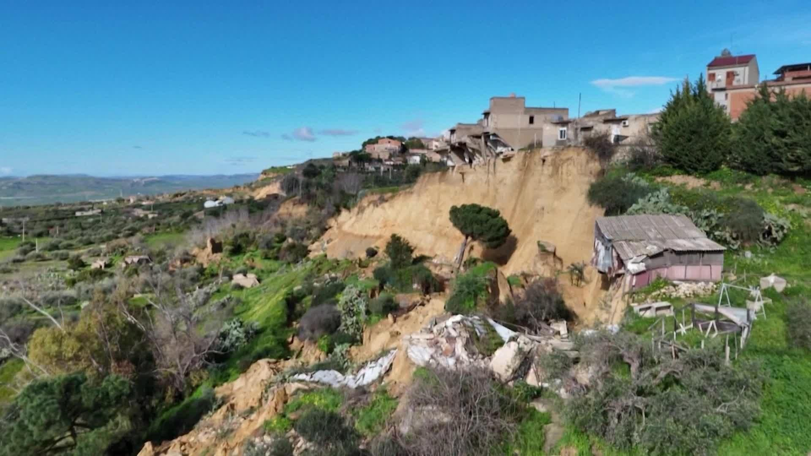 M077-ITALIA CORRIMIENTO DE TIERRAS EN SICILIA