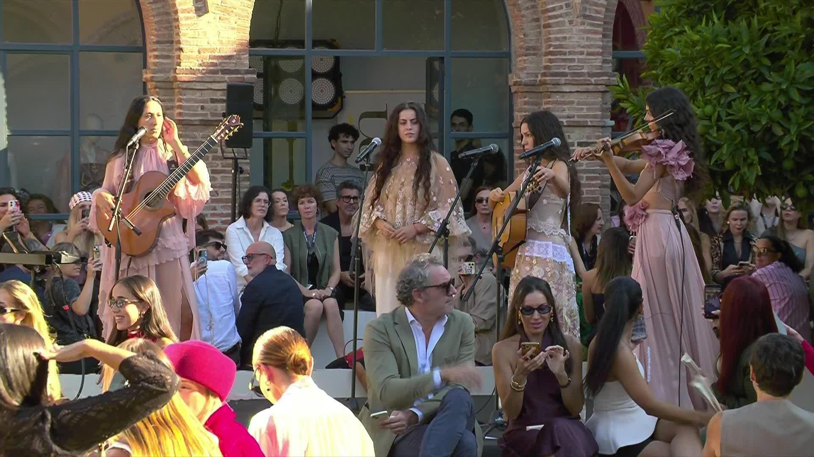 V076-MADRID YOLANCRIS FASHION WEEK MADRID