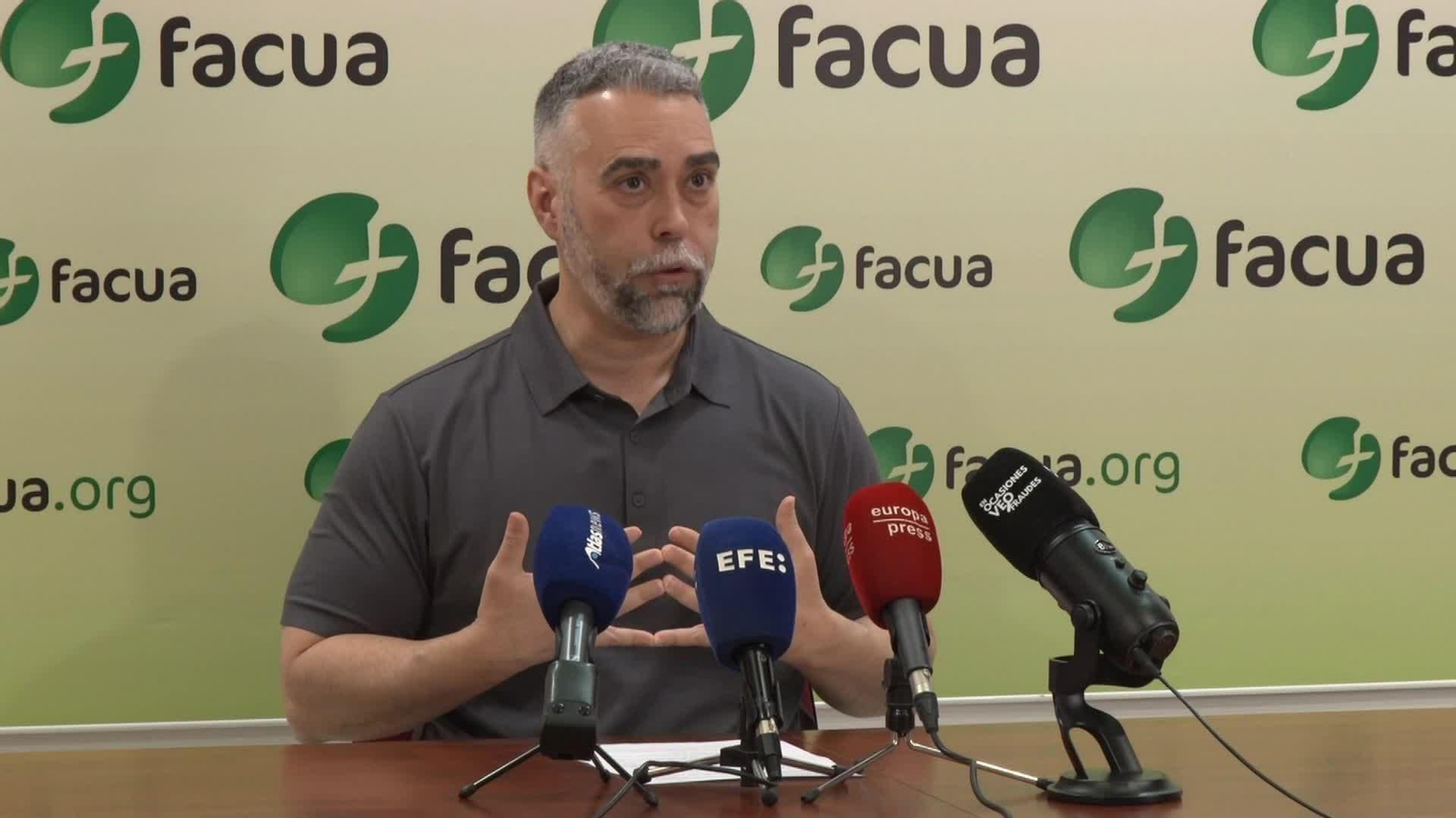 L044-SEVILLA FACUA SOBRE PRECIO GASOLINAS