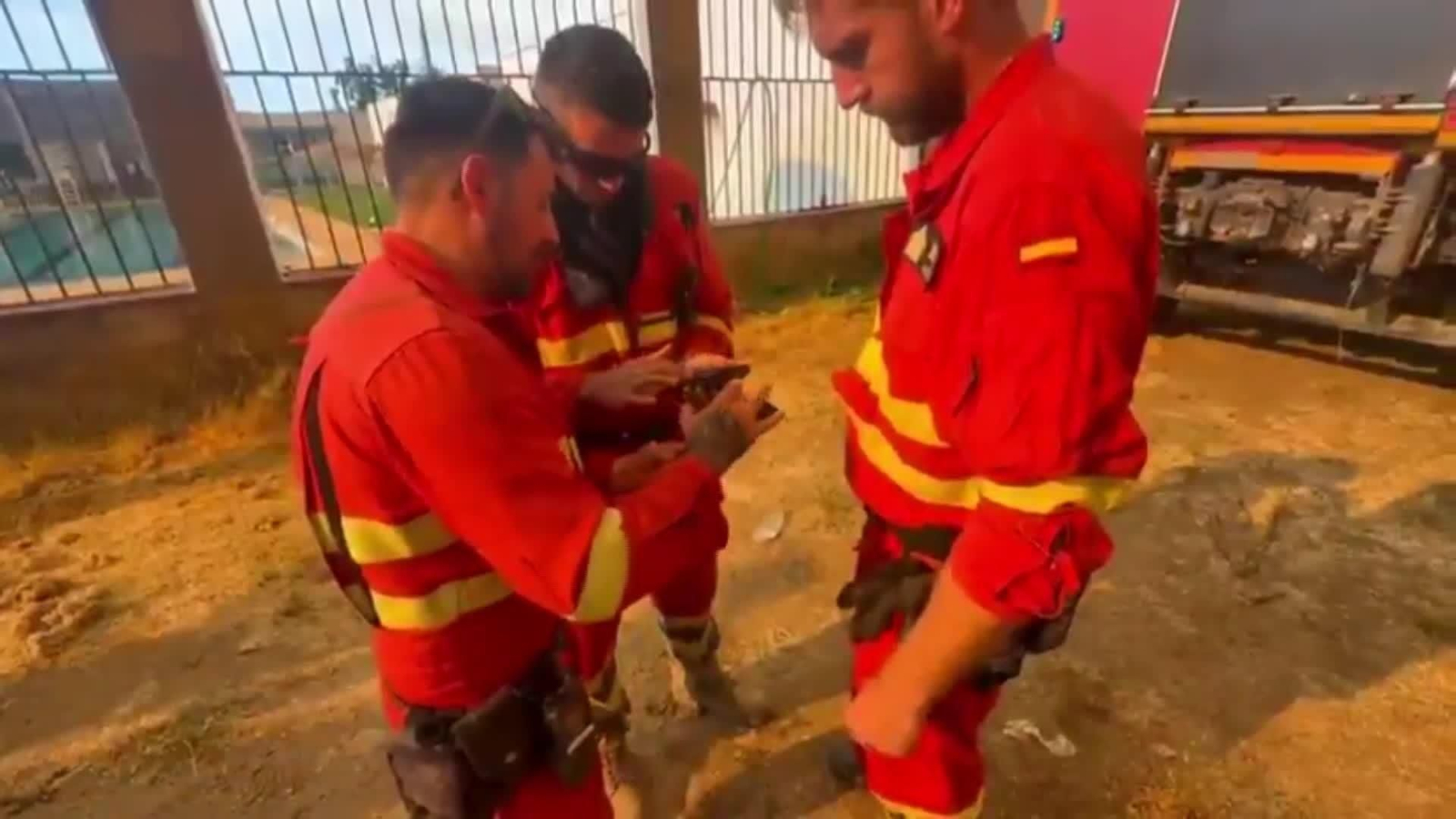 L010-IMAGENES UME INCENDIO NIEBLA HUELVA