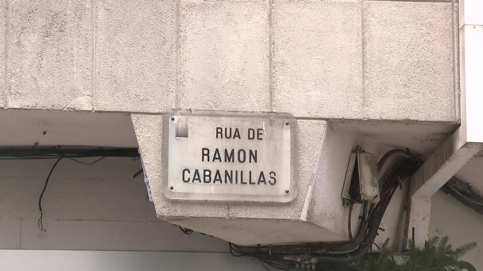 D040-SANTIAGO MUERE MUJER NEVERA