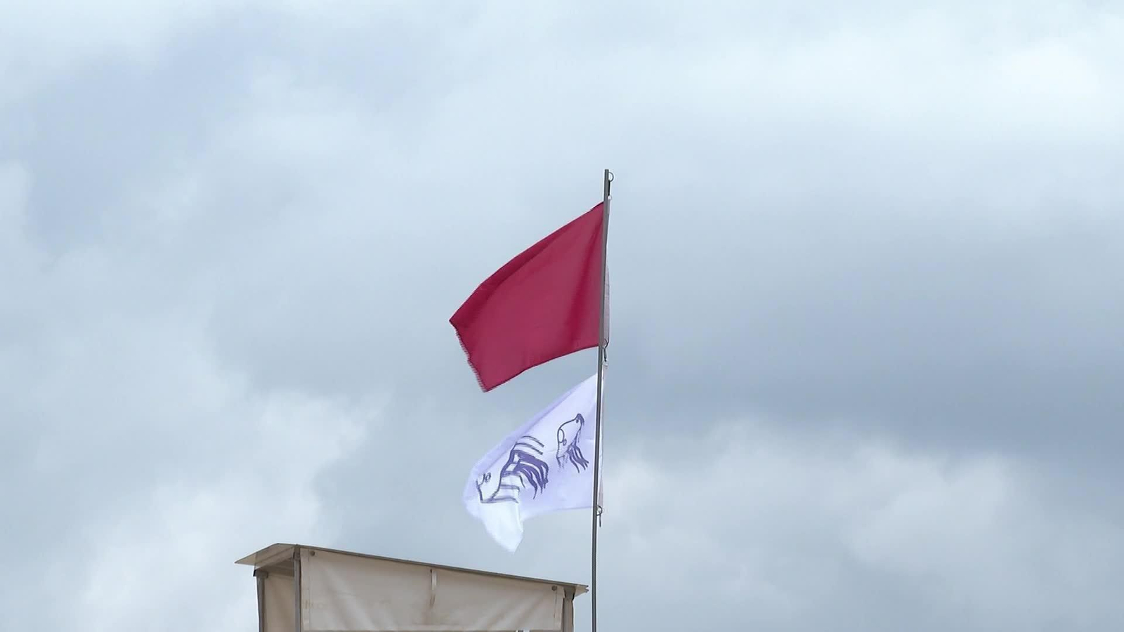 X065-SAN SEBASTIAN BANDERA ROJA MEDUSAS