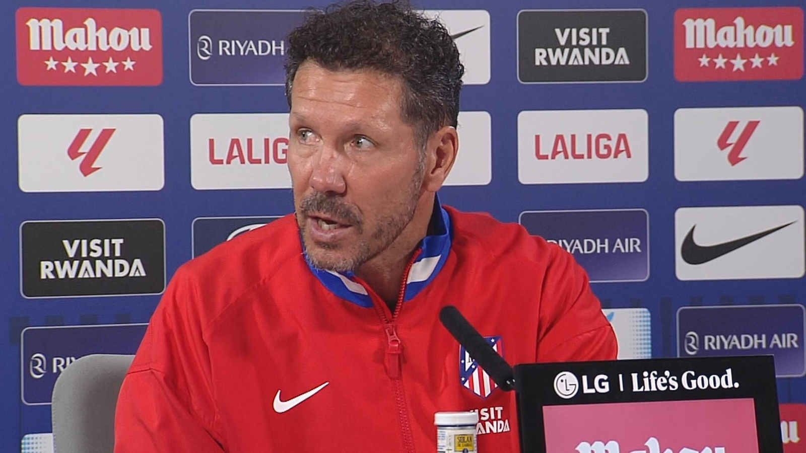 Simeone: "Las características de los futbolistas marcan el estilo de los equipos"