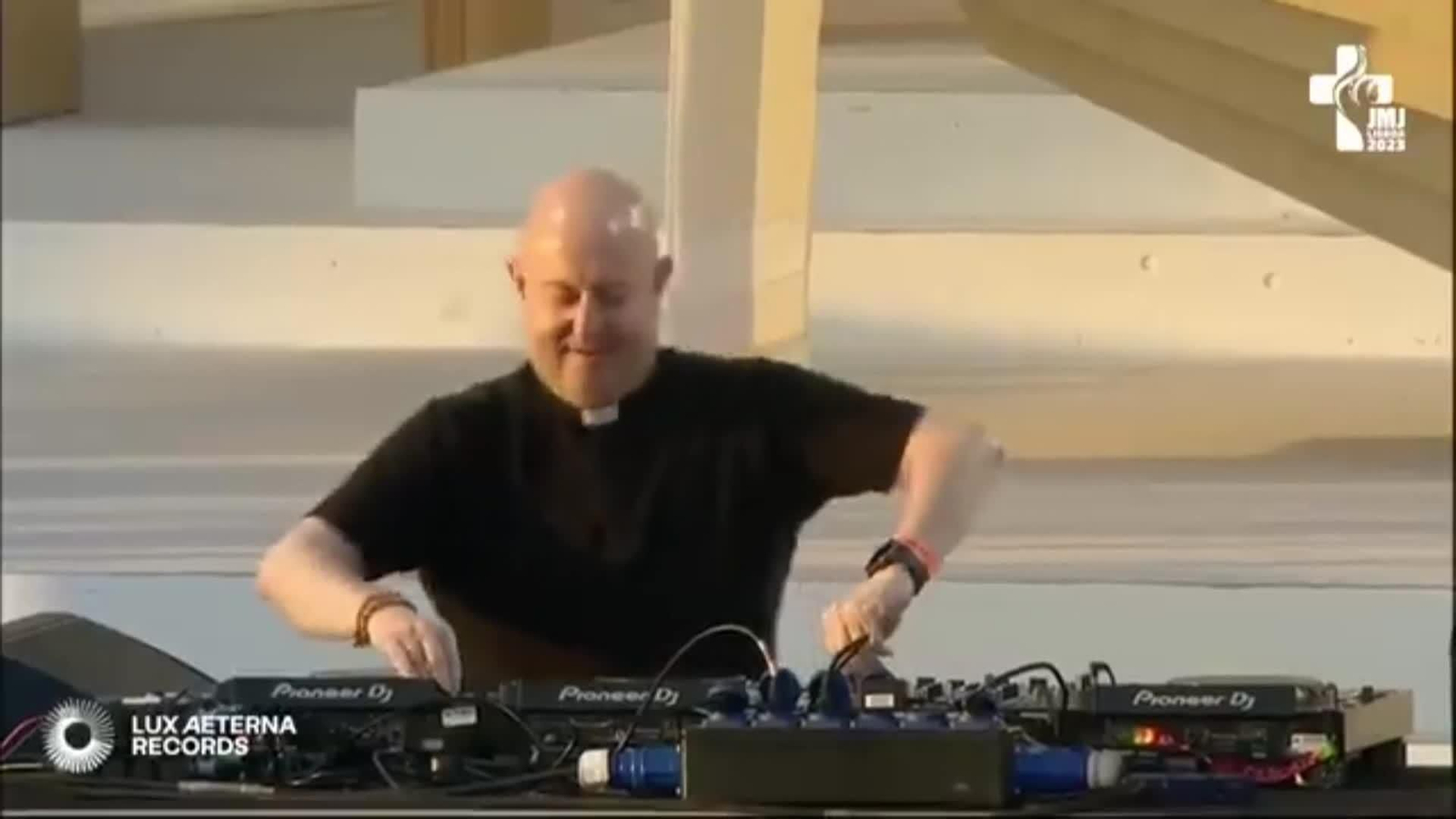 web cura dj