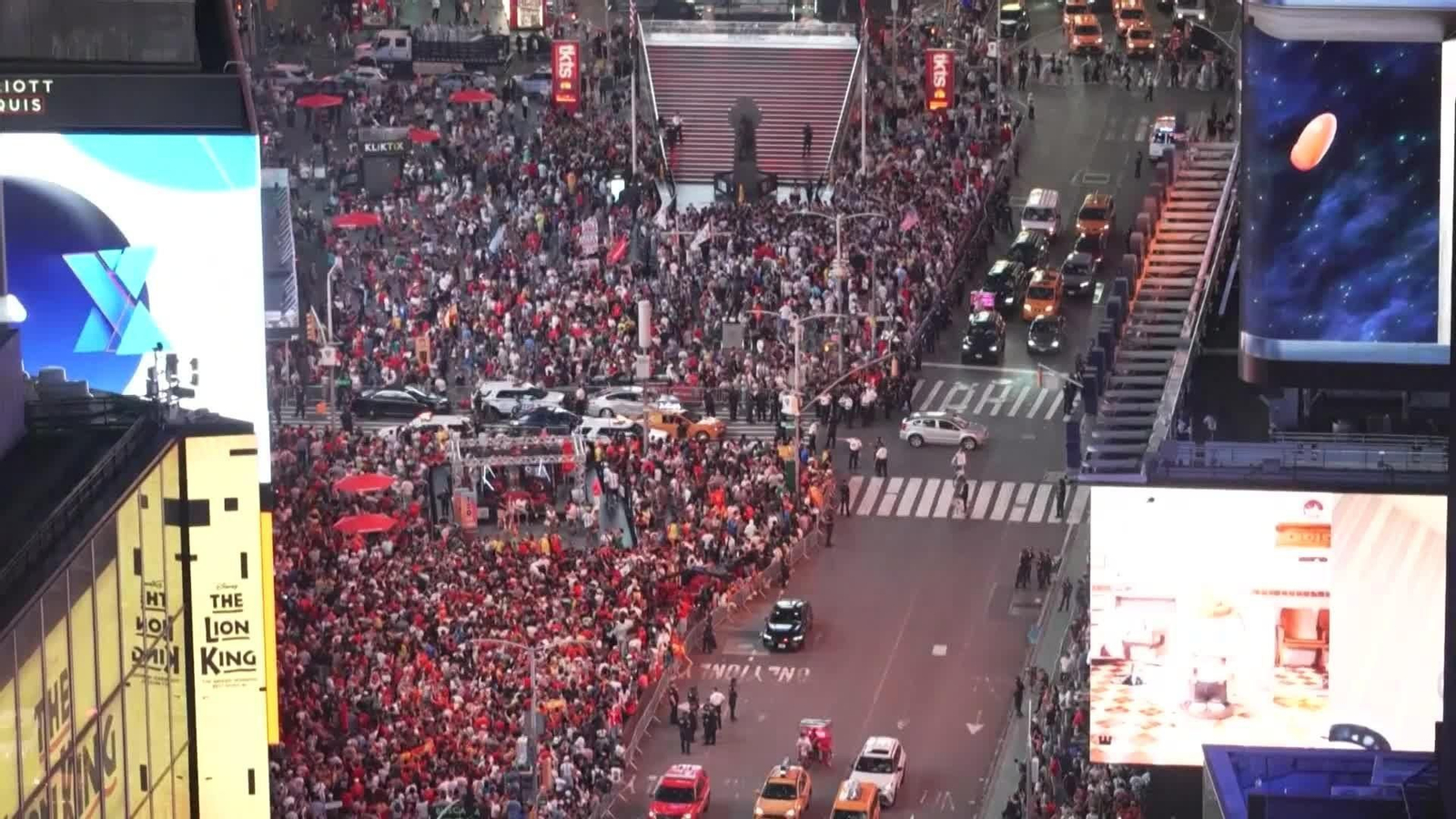 L007-EEUU CELEBRACIONES ESPAÑOLES TIMES SQUARE