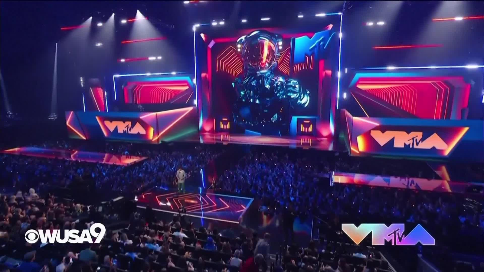 L007-EEUU PREMIOS MTV