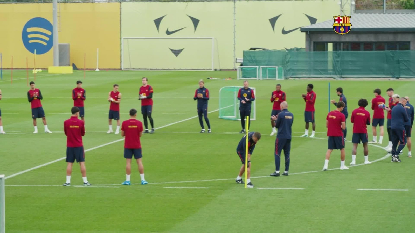 va minuto silencio fc barcelona y entreno