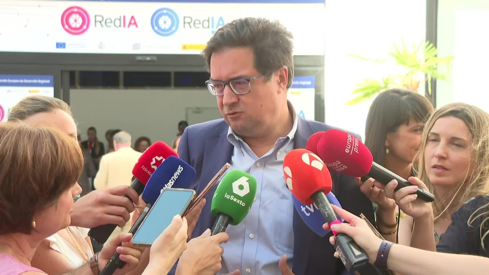 Óscar López sobre Montoro: "Pone los pelos de punta la montaña de corrupción sobre la que ha vivido y vive el PP"