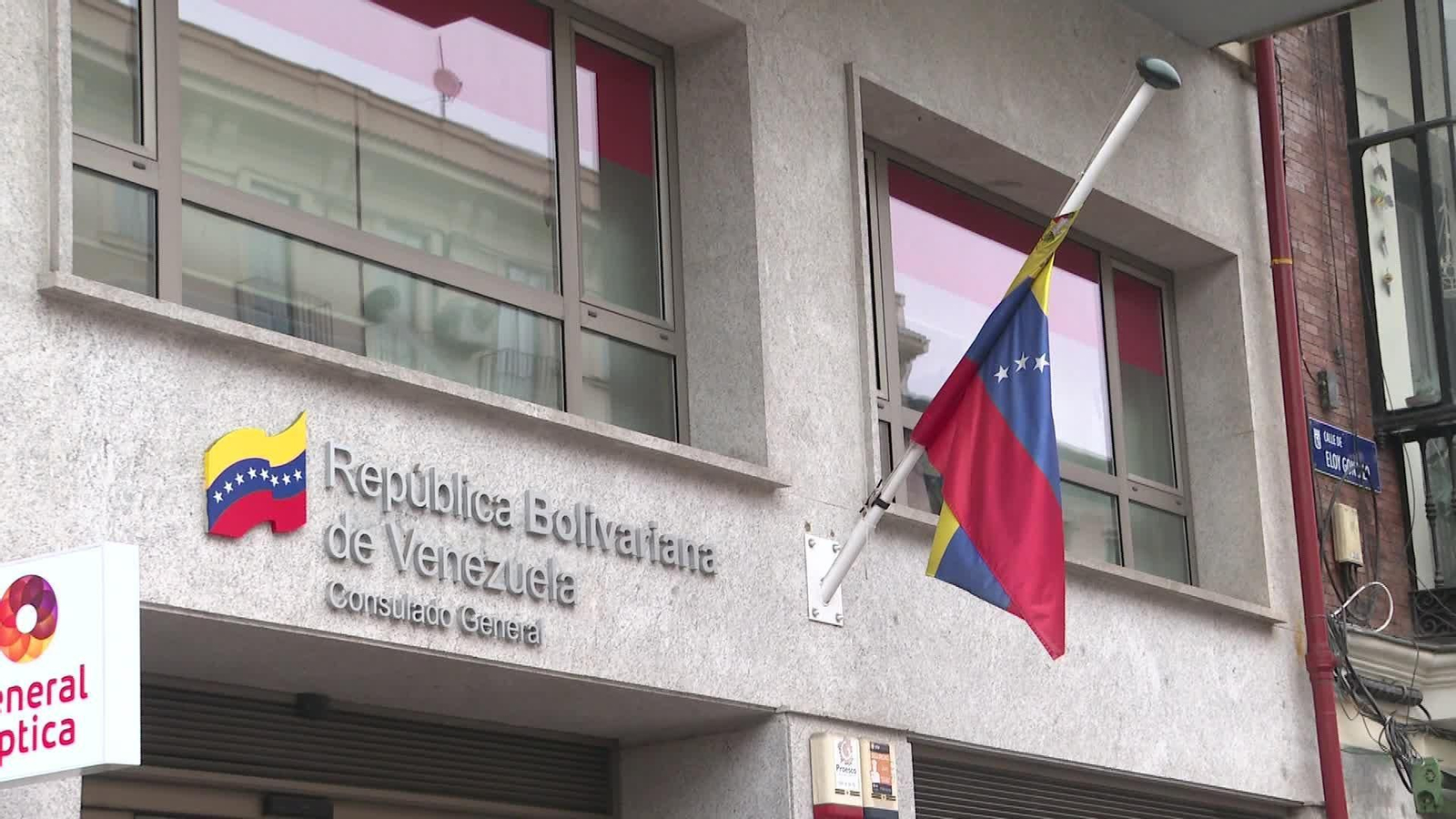 J058-MADRID COLAS CONSULADO VENEZUELA