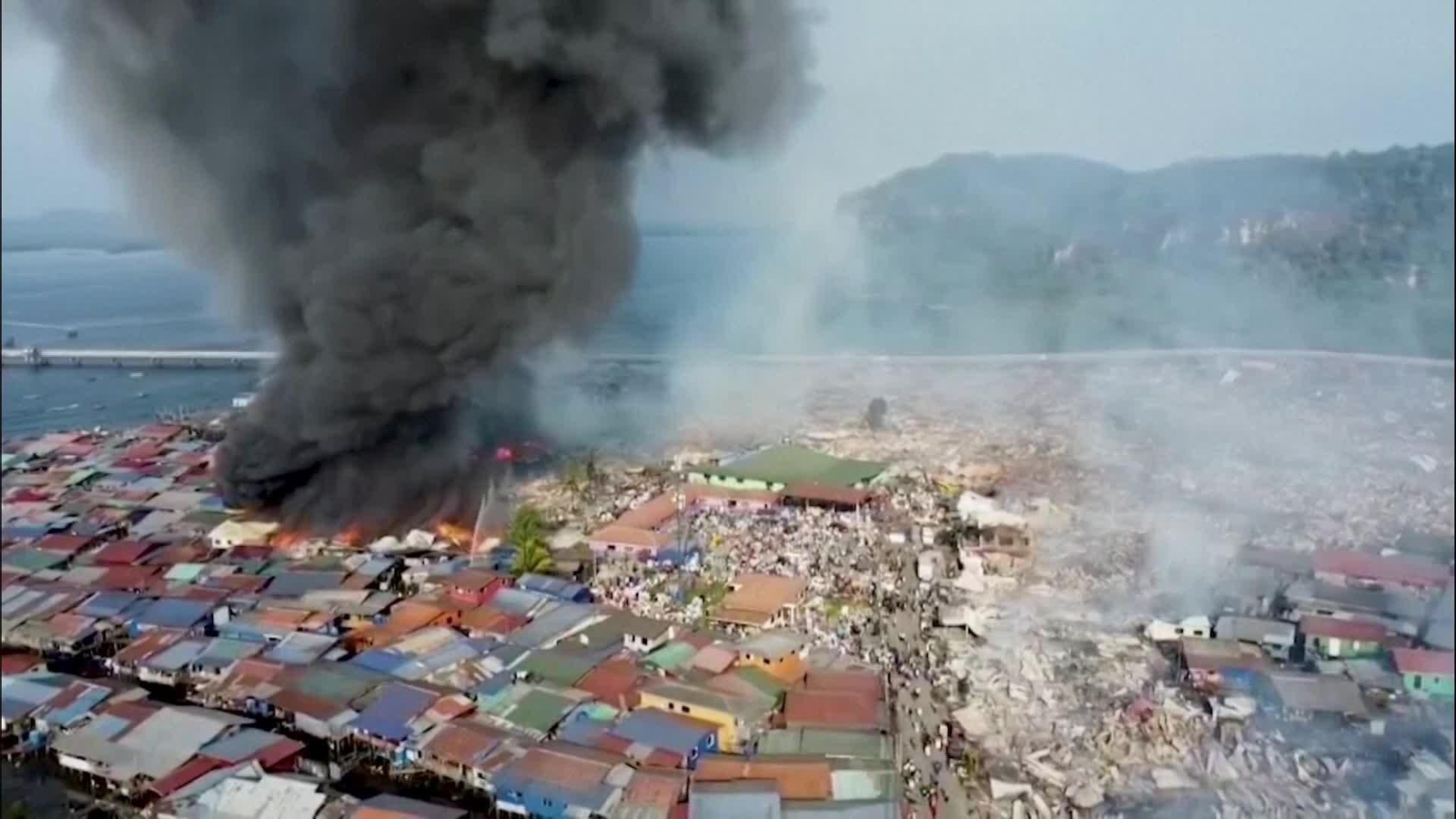D010-MALASIA INCENDIO ARRASA  1000 VIVIENDAS