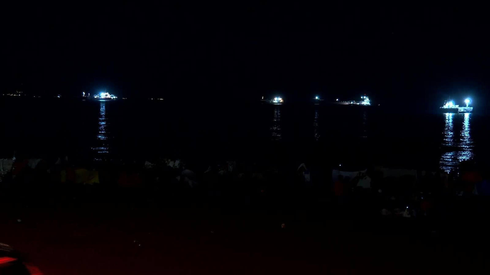 D032-CEUTA SABADO NOCHE AMBIENTE PLAYA Y CAMPINGS