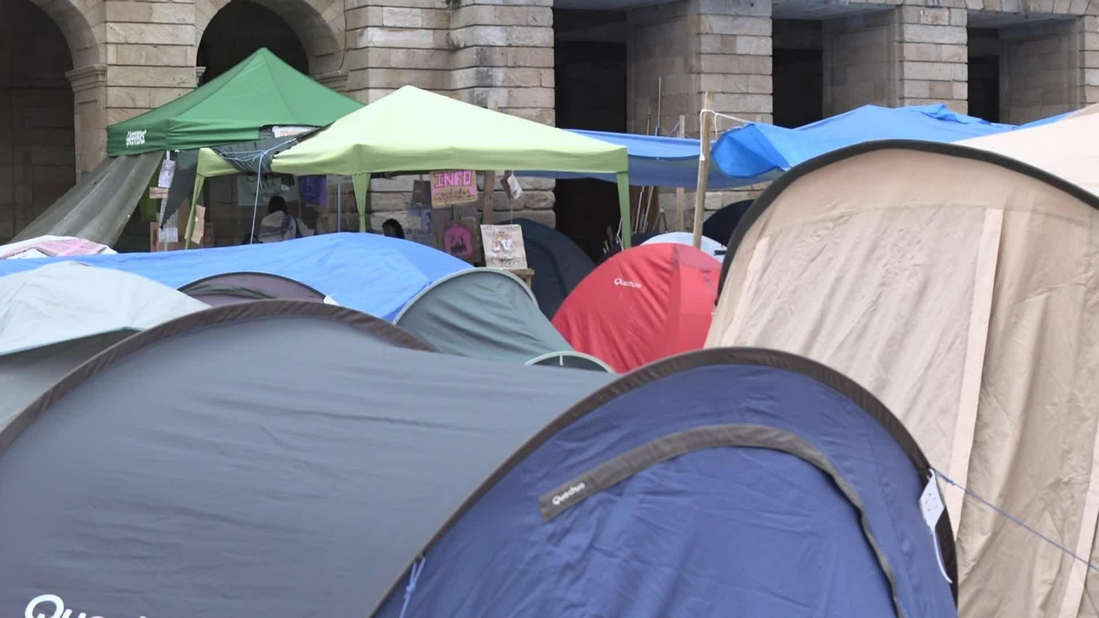 L045-SANTIAGO ACAMPADA POR LA VIVIENDA