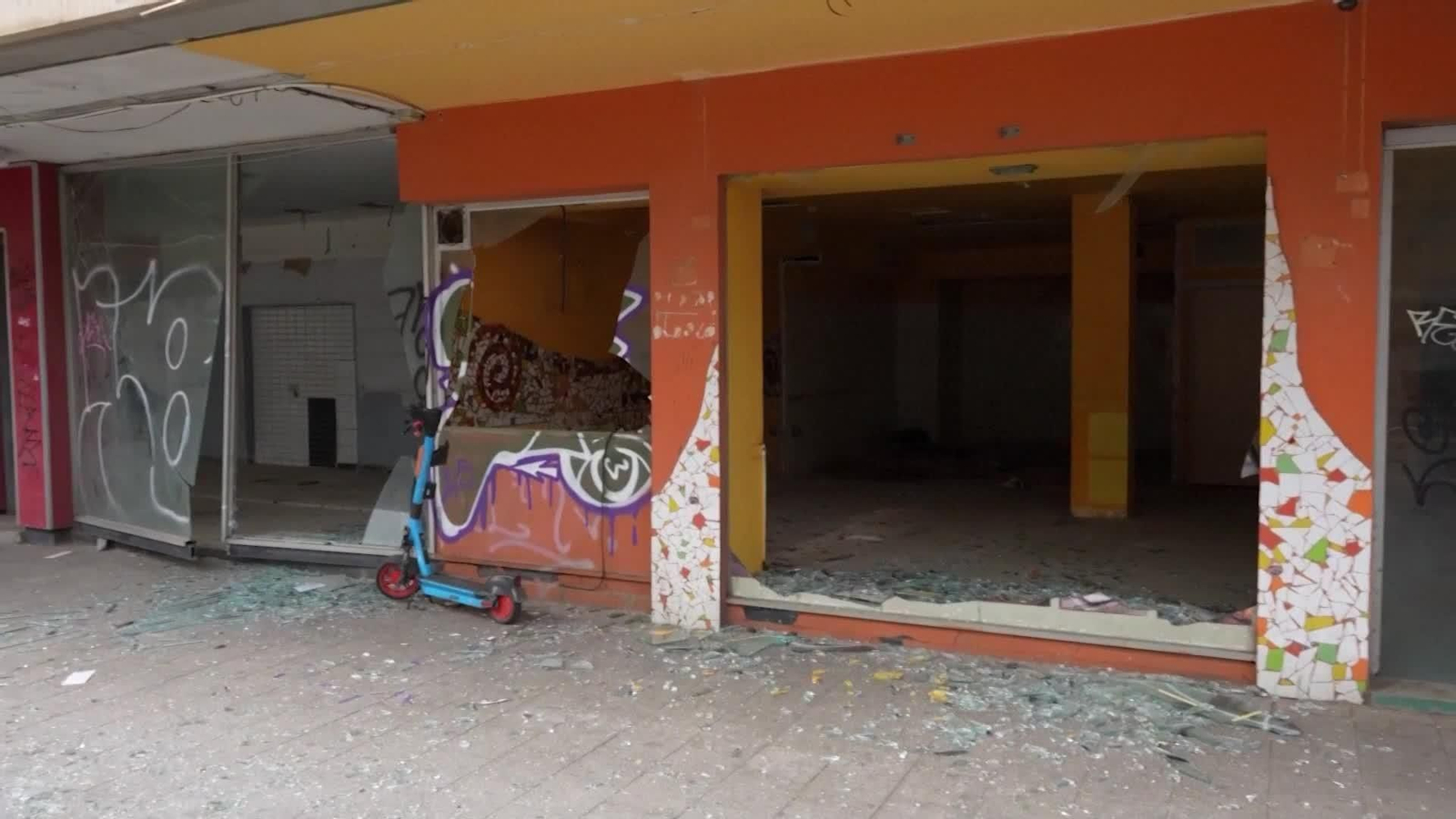 D009-ISRAEL CIVILES PASAN LA NOCHE EN BUNKERS EN TEL AVIV