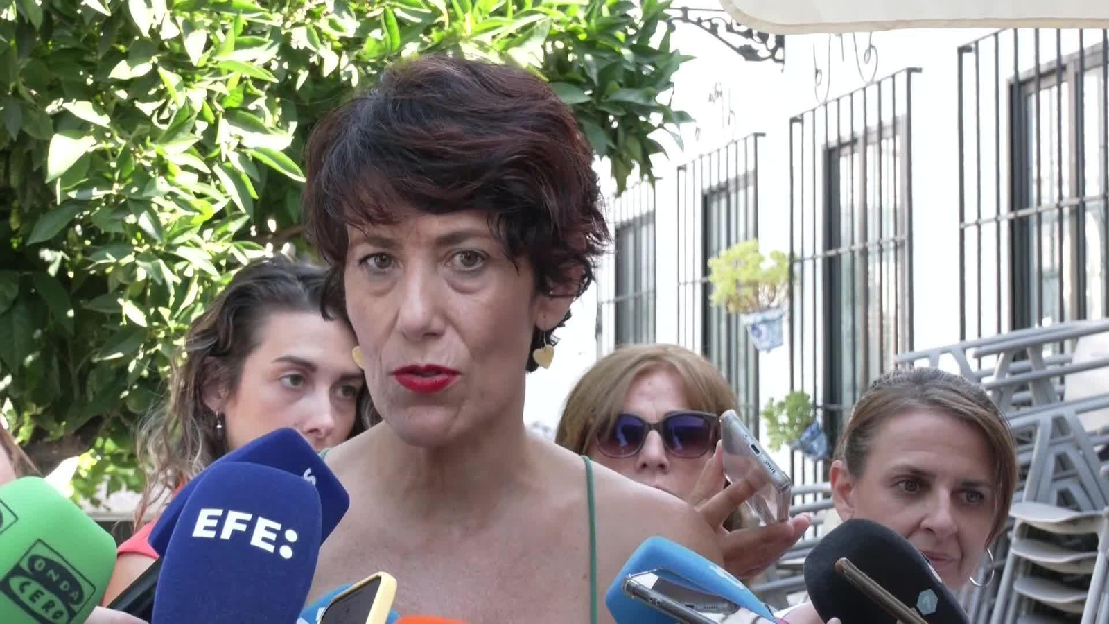 Elma Saiz acusa al PP de estar utilizando a los menores migrantes como “chivo expiatorio” para “erosionar al Gobierno”