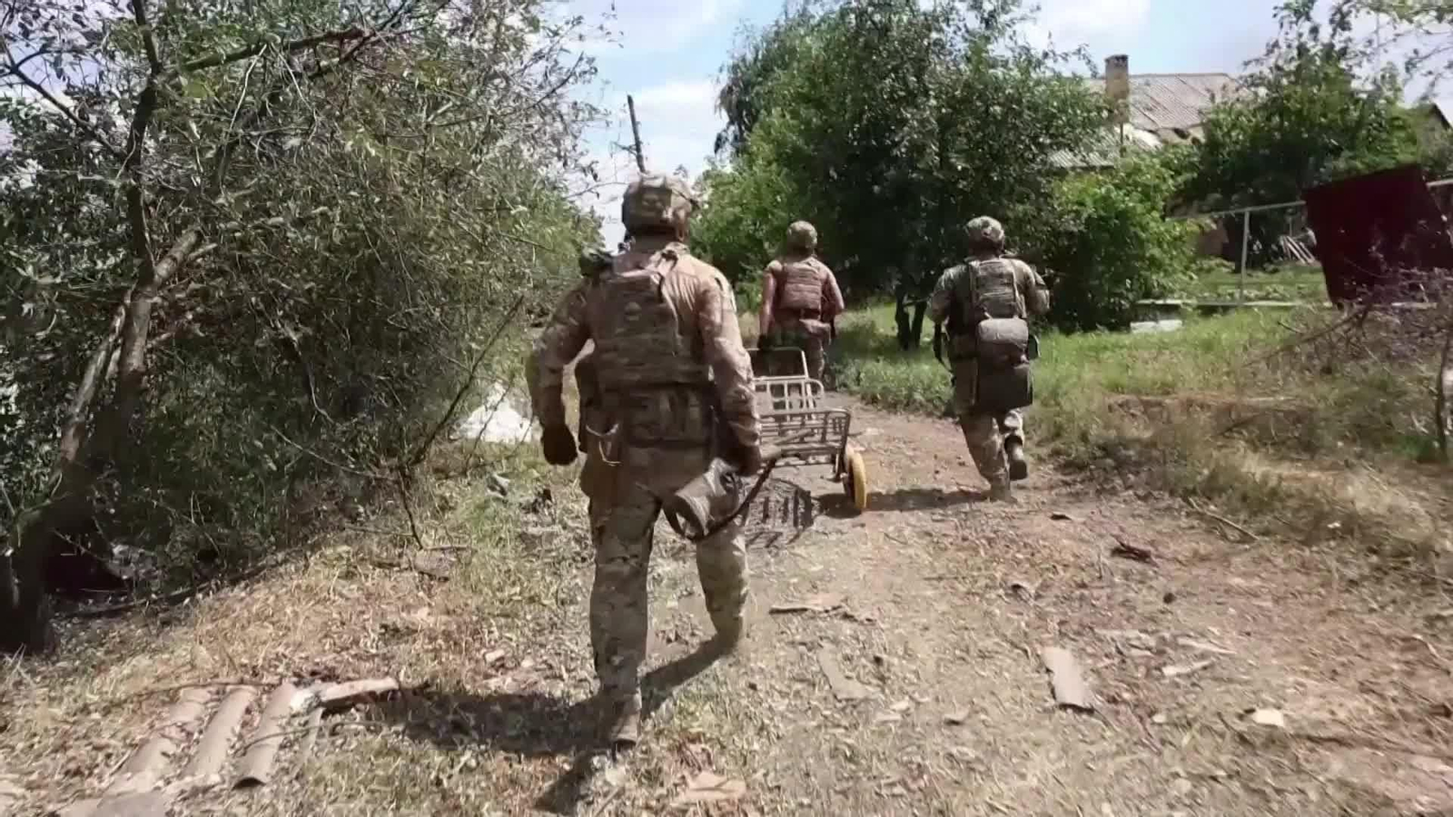 S002-UCRANIA EVACUACION DRAMATICA FRONTERA