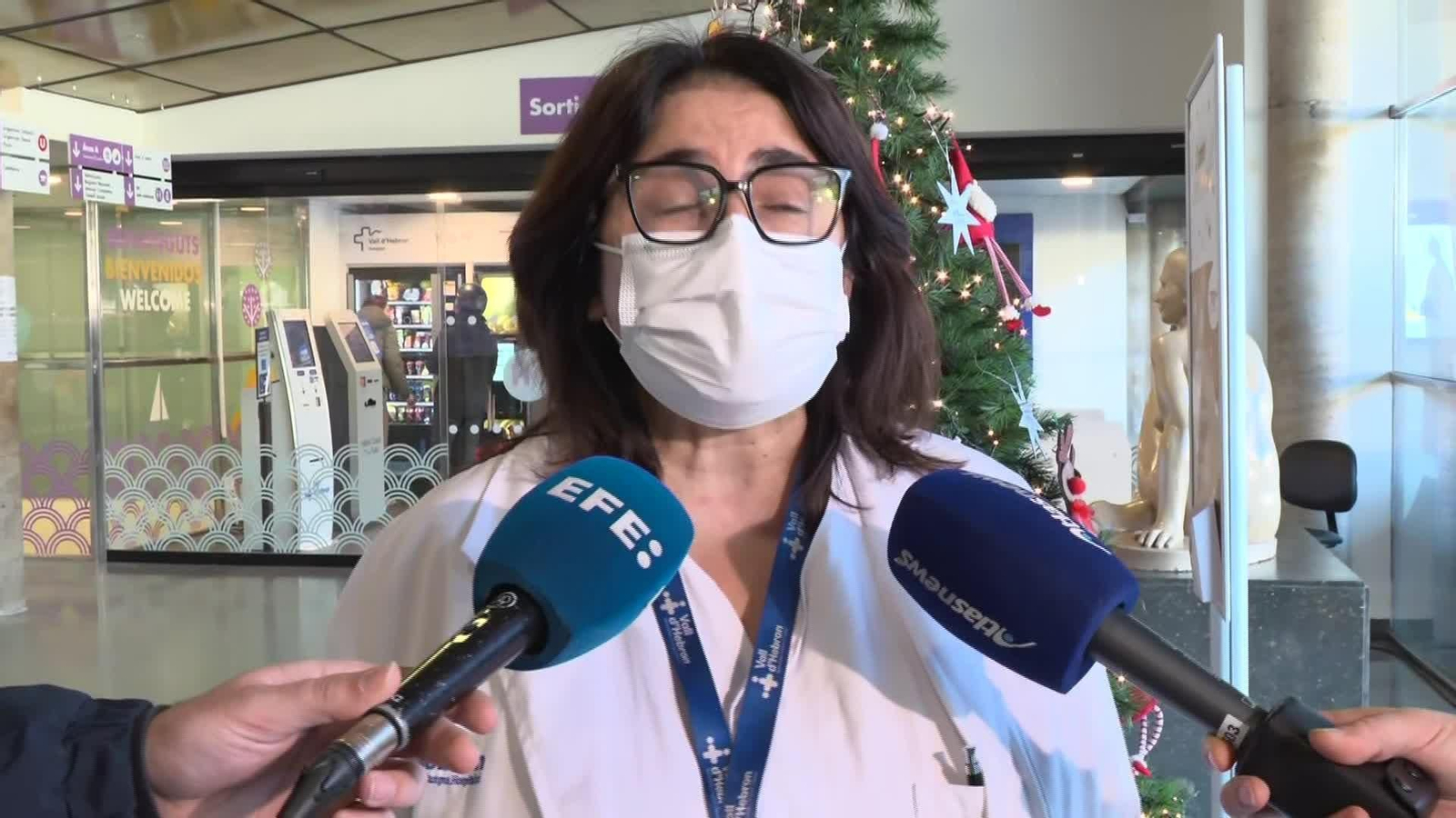 M017-BARCELONA REPARTO REGALOS VALL D'HEBRON